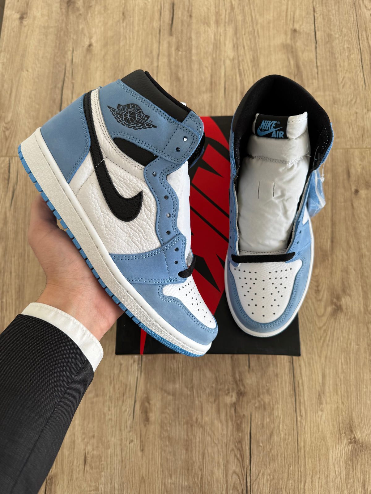 Air Jordan 1 Retro High White University Blue Black
