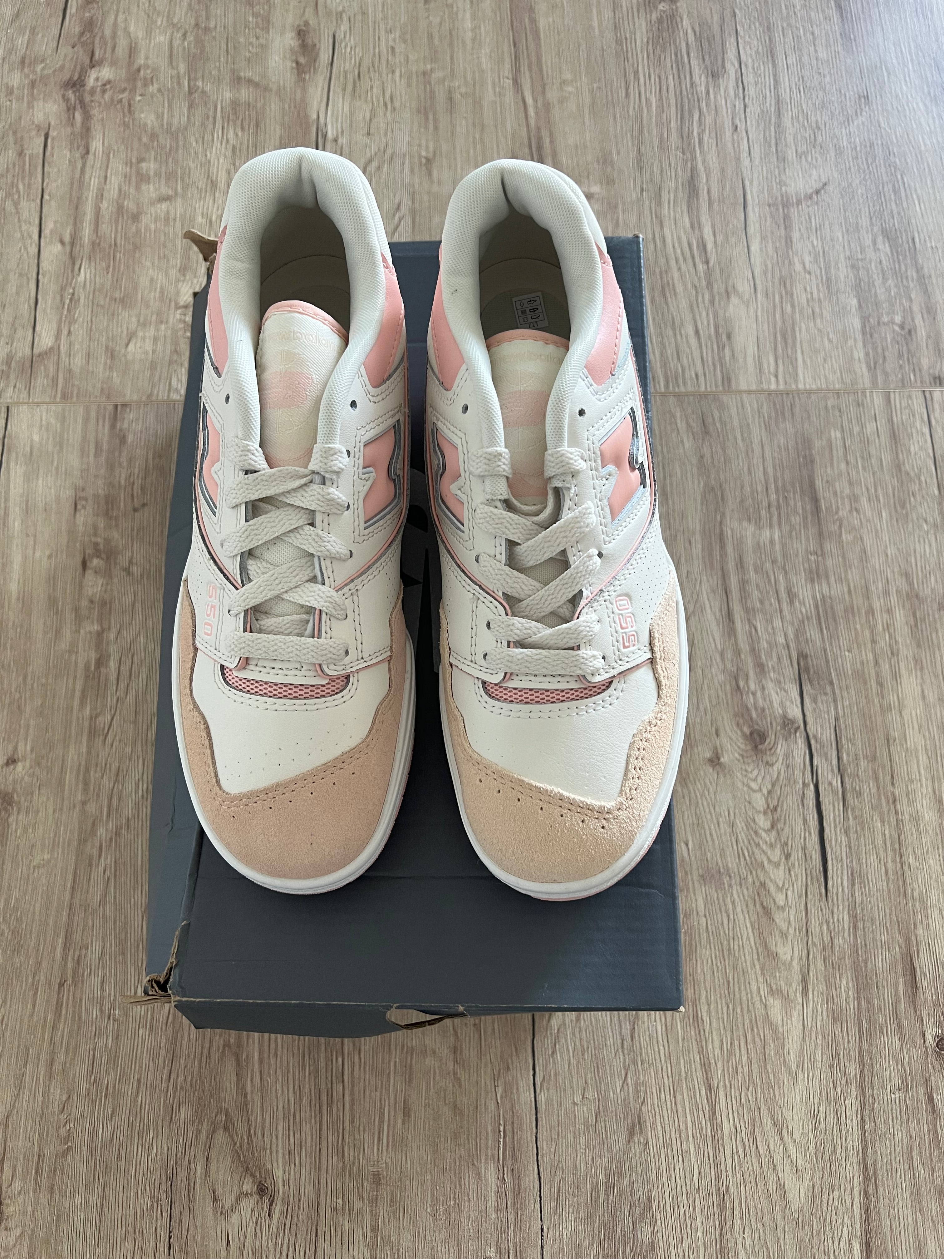 New Balance 550 White Pink