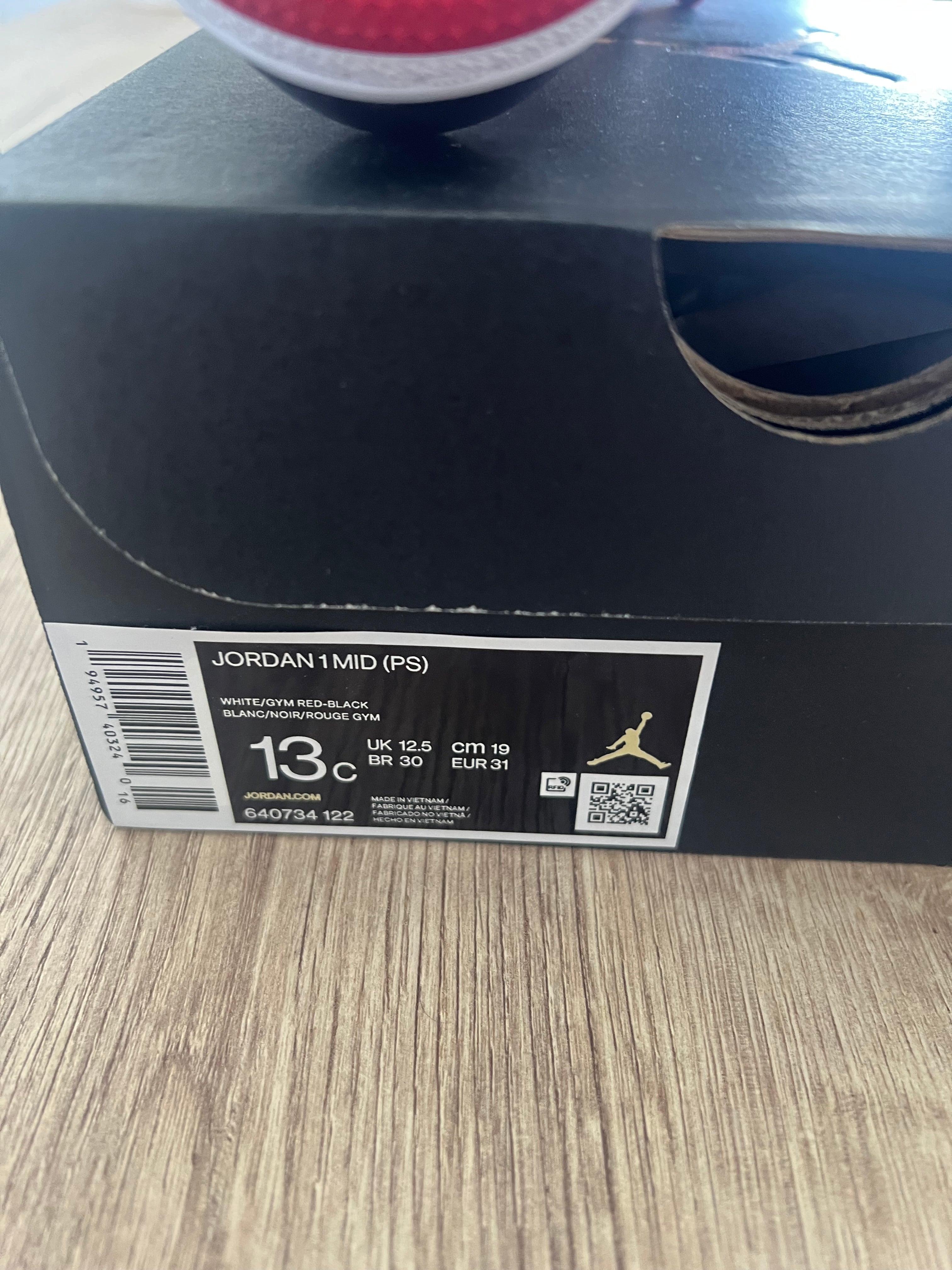 Jordan 1 Mid Gym Red