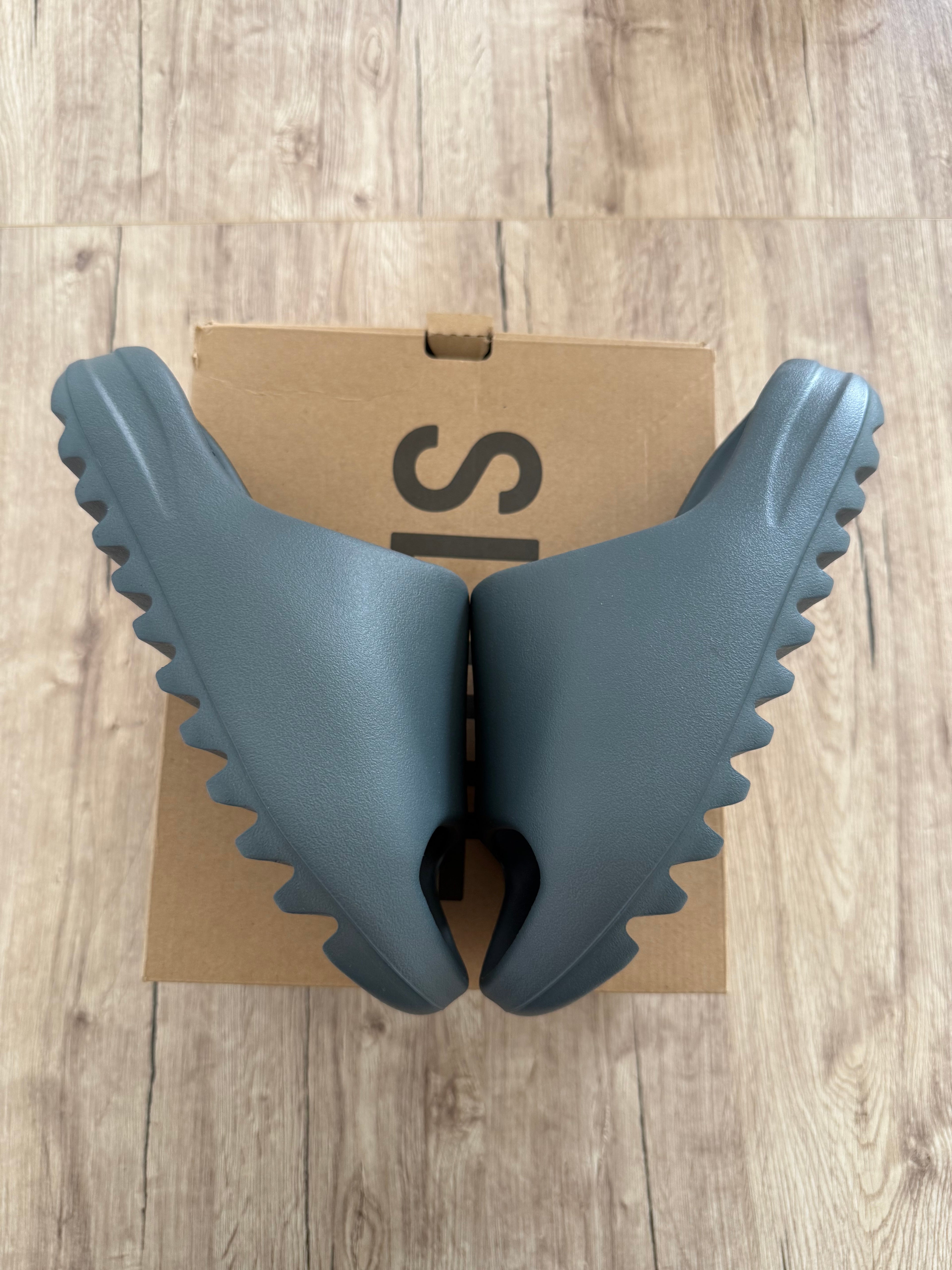 Yeezy Slide 'Slate Marine'
