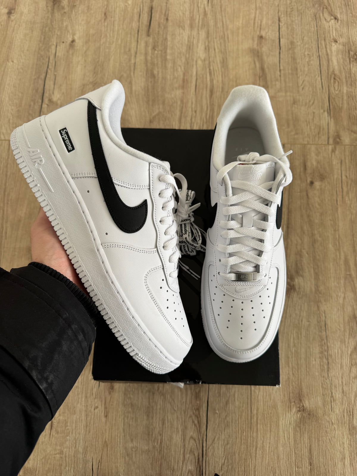 Nike Air Force 1 Low Supreme White Black