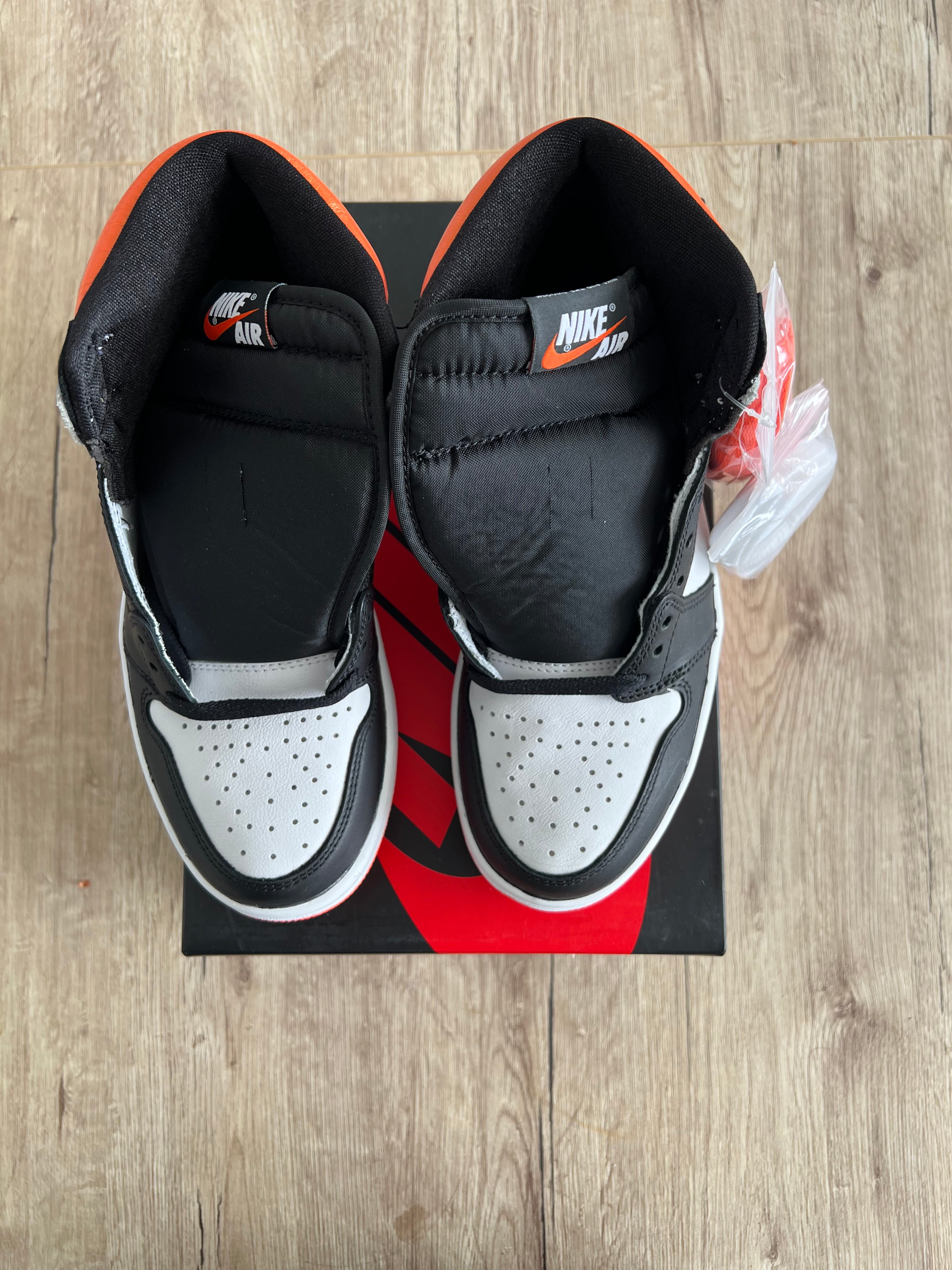 Air Jordan 1 Retro High Electro Orange