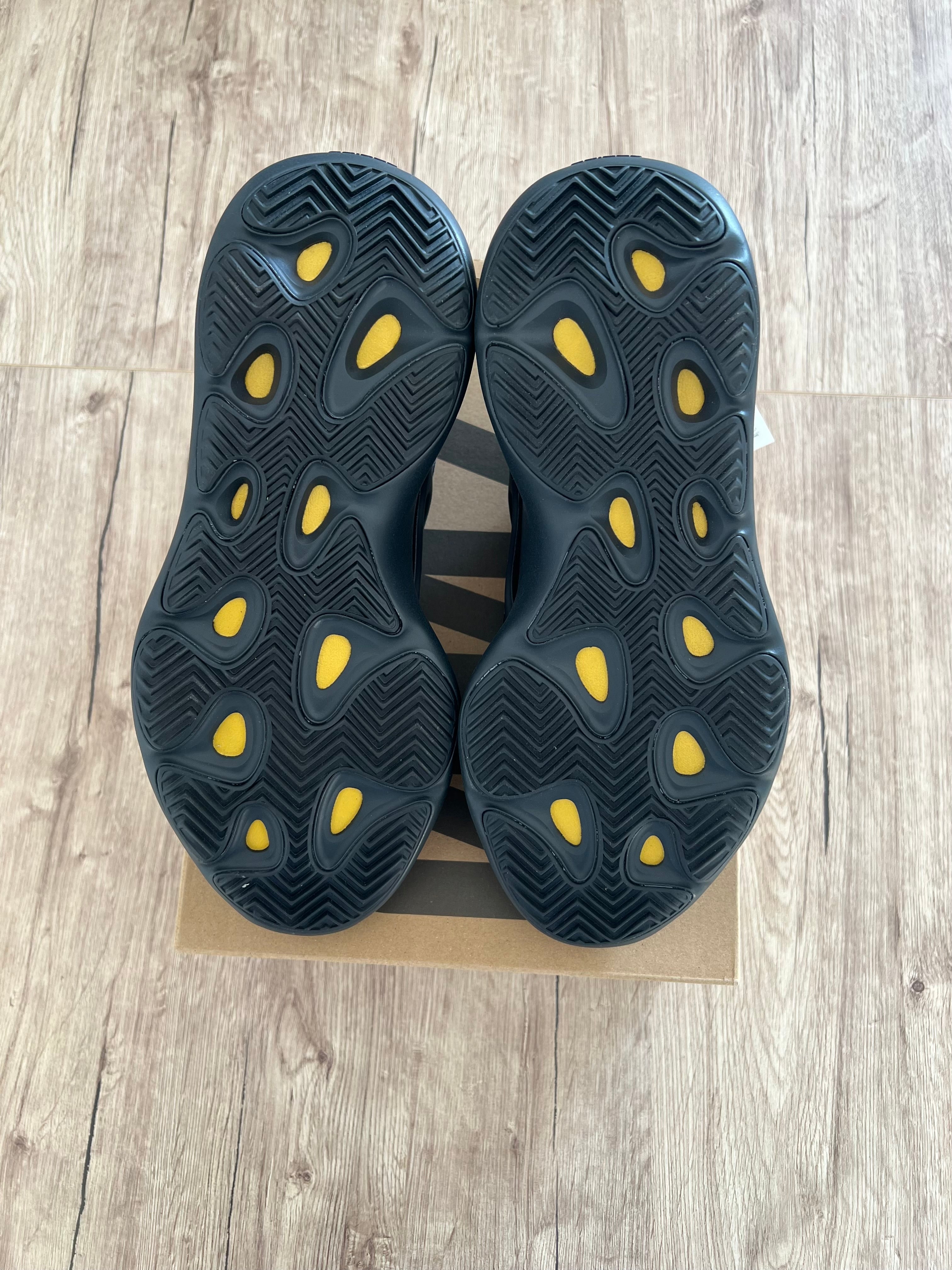 adidas Yeezy 700 V3 Alvah