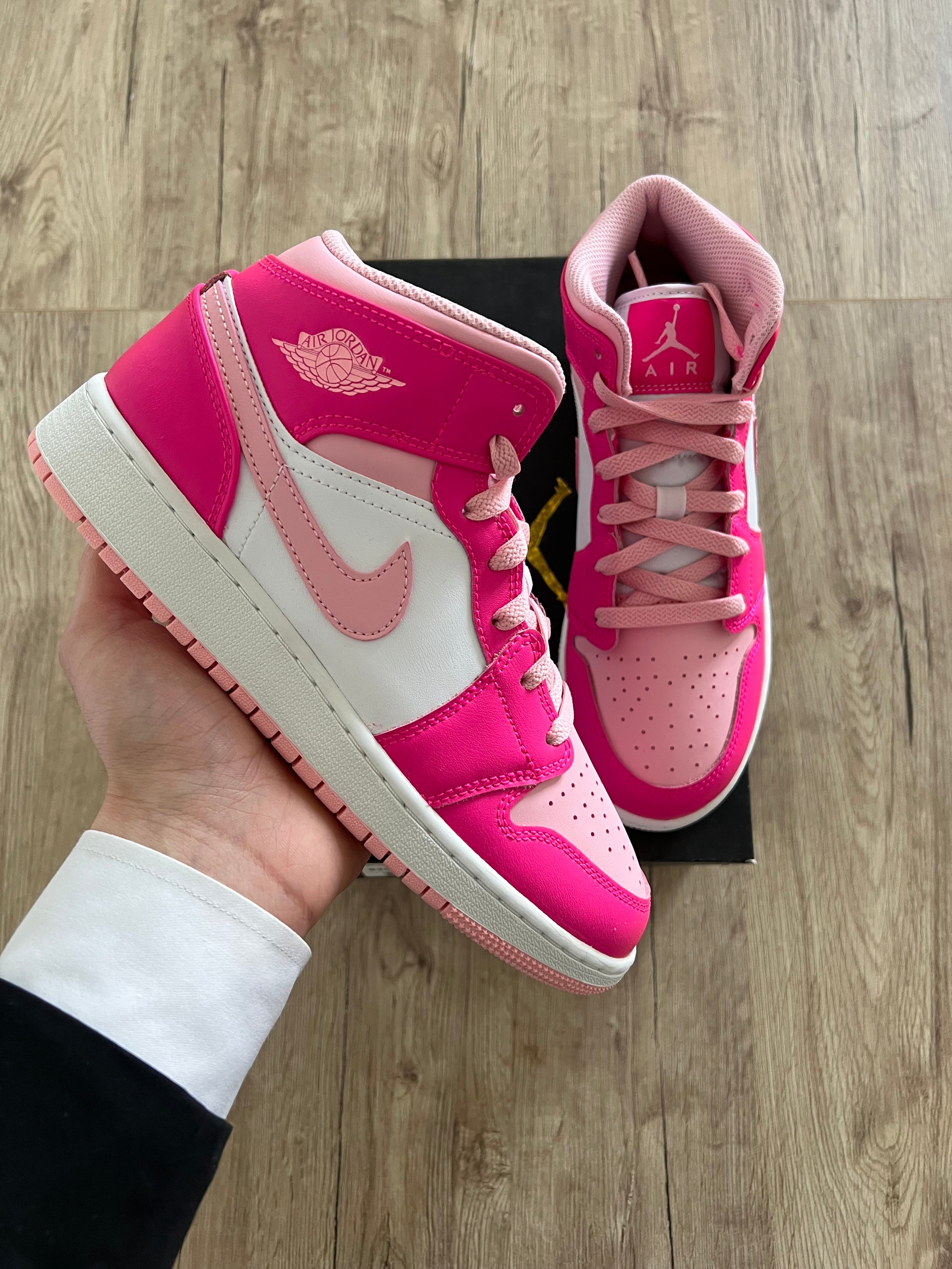 Air Jordan 1 Mid Fierce Pink [BARBIE]