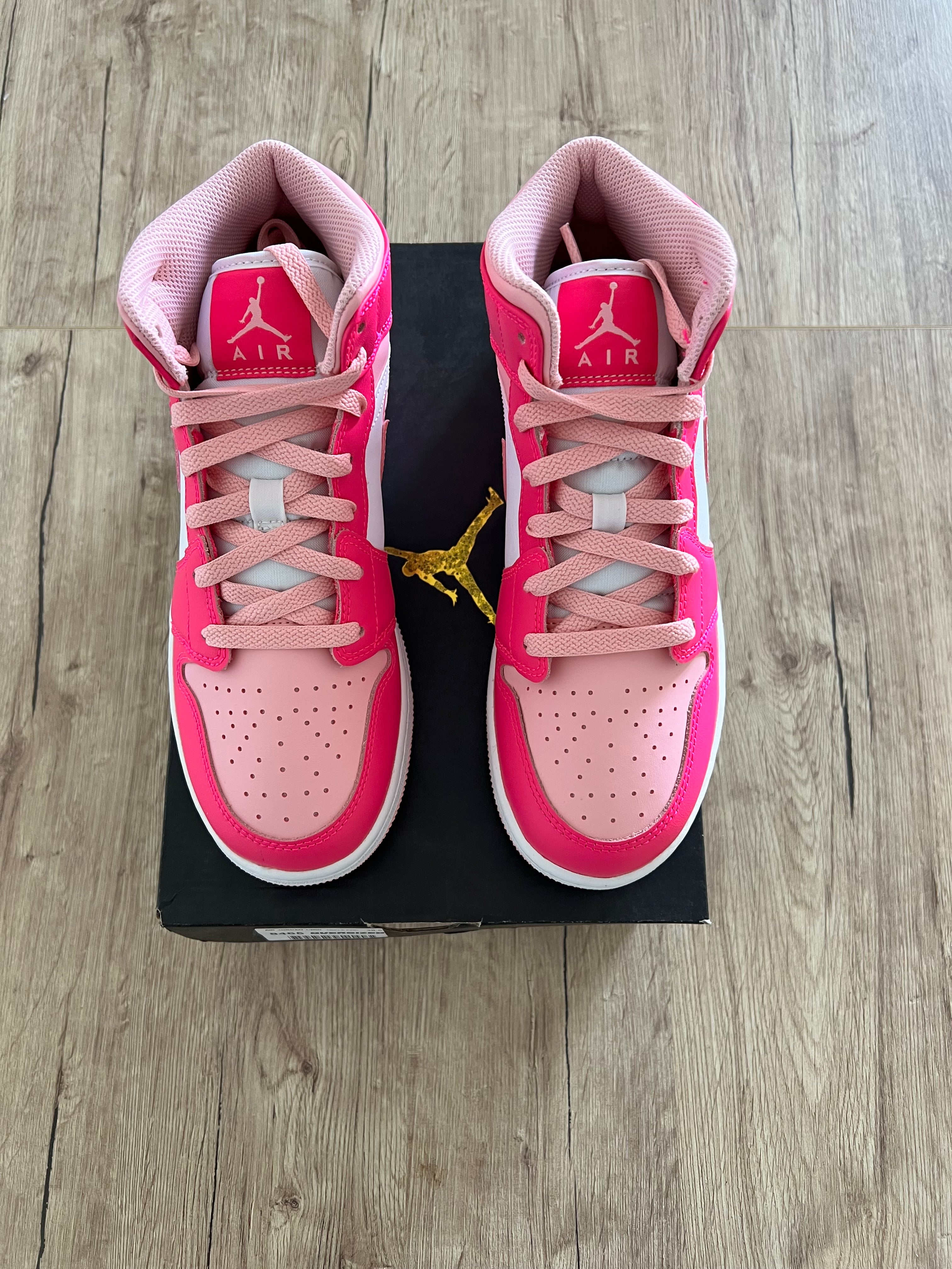 Air Jordan 1 Mid Fierce Pink [BARBIE]