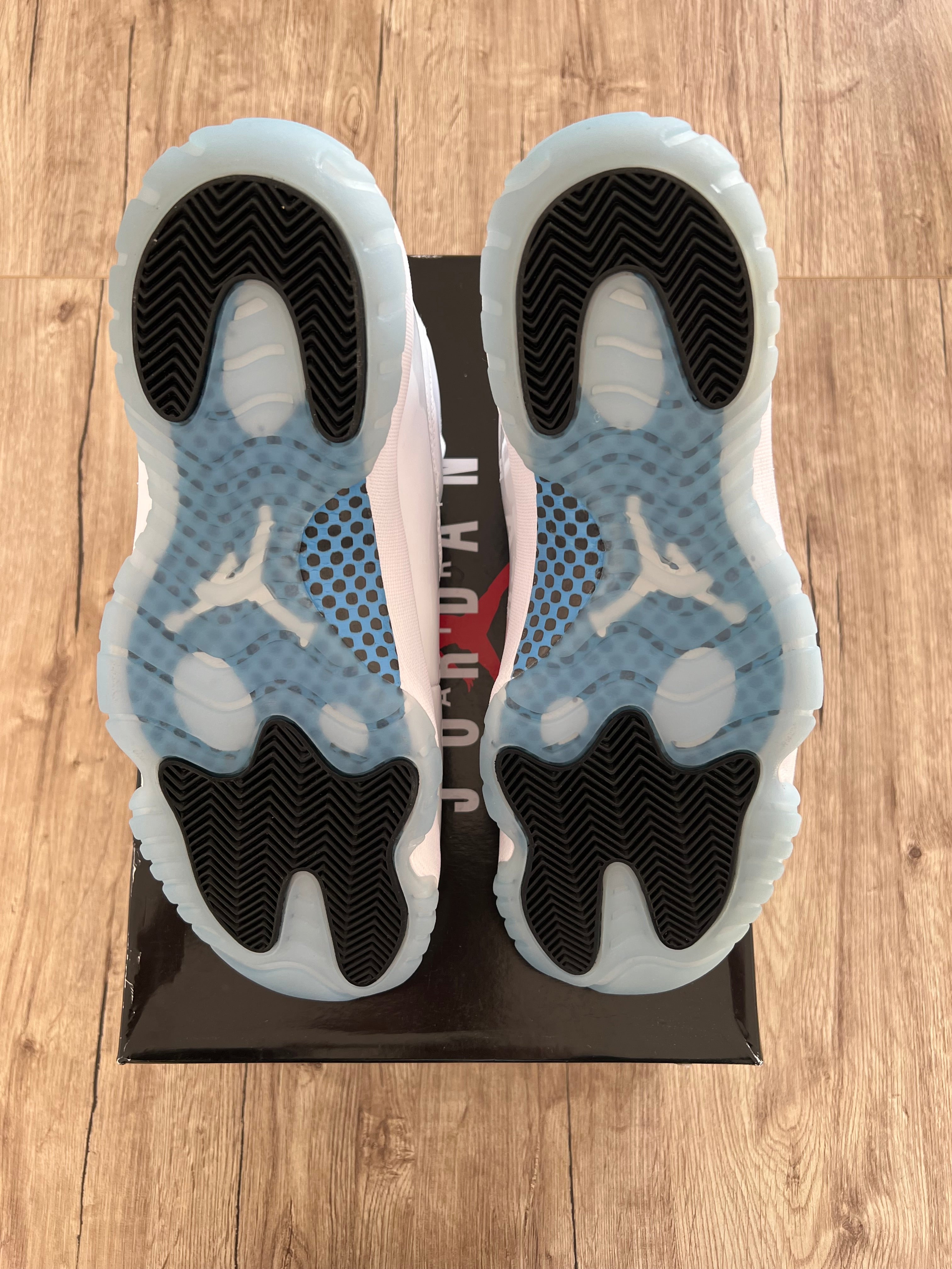 Jordan 11 Retro 'Legend Blue' (2024)