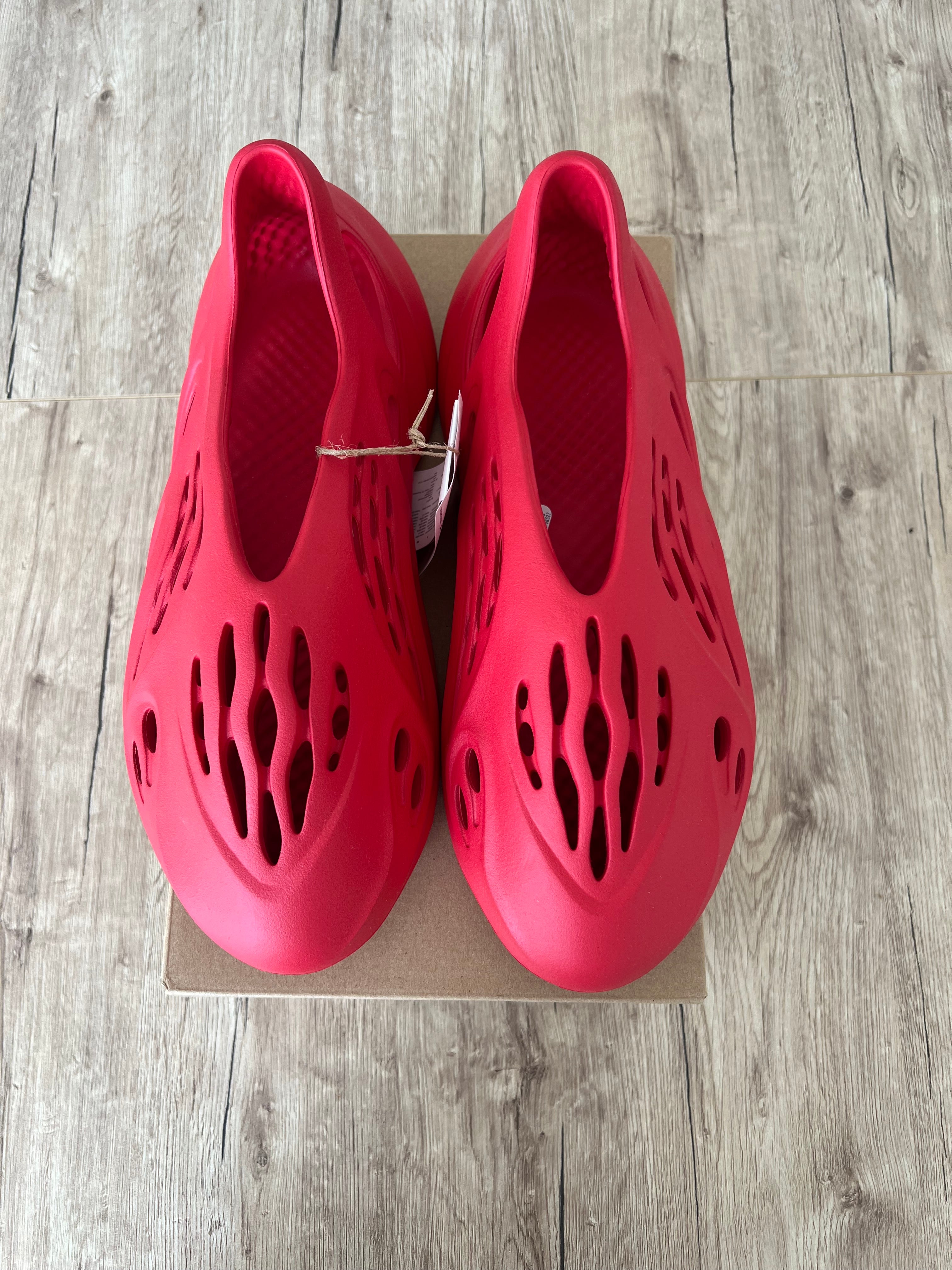 Yeezy Foam RNNR Vermillion