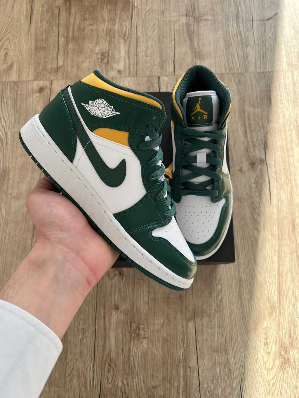 Air Jordan 1 Mid Sonics 2021