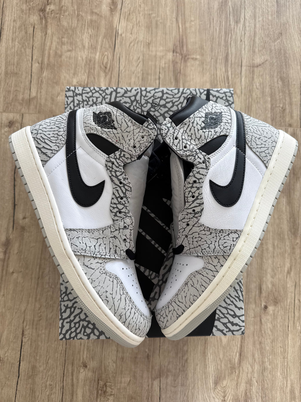 Air Jordan 1 Retro High OG White Cement