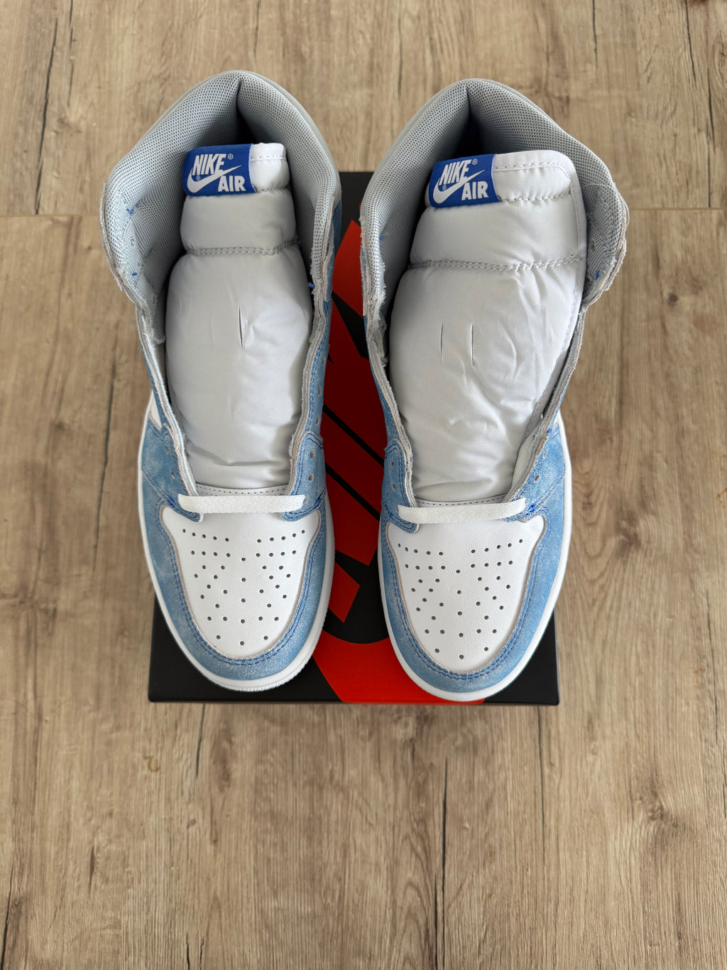 Jordan 1 high hyper royal