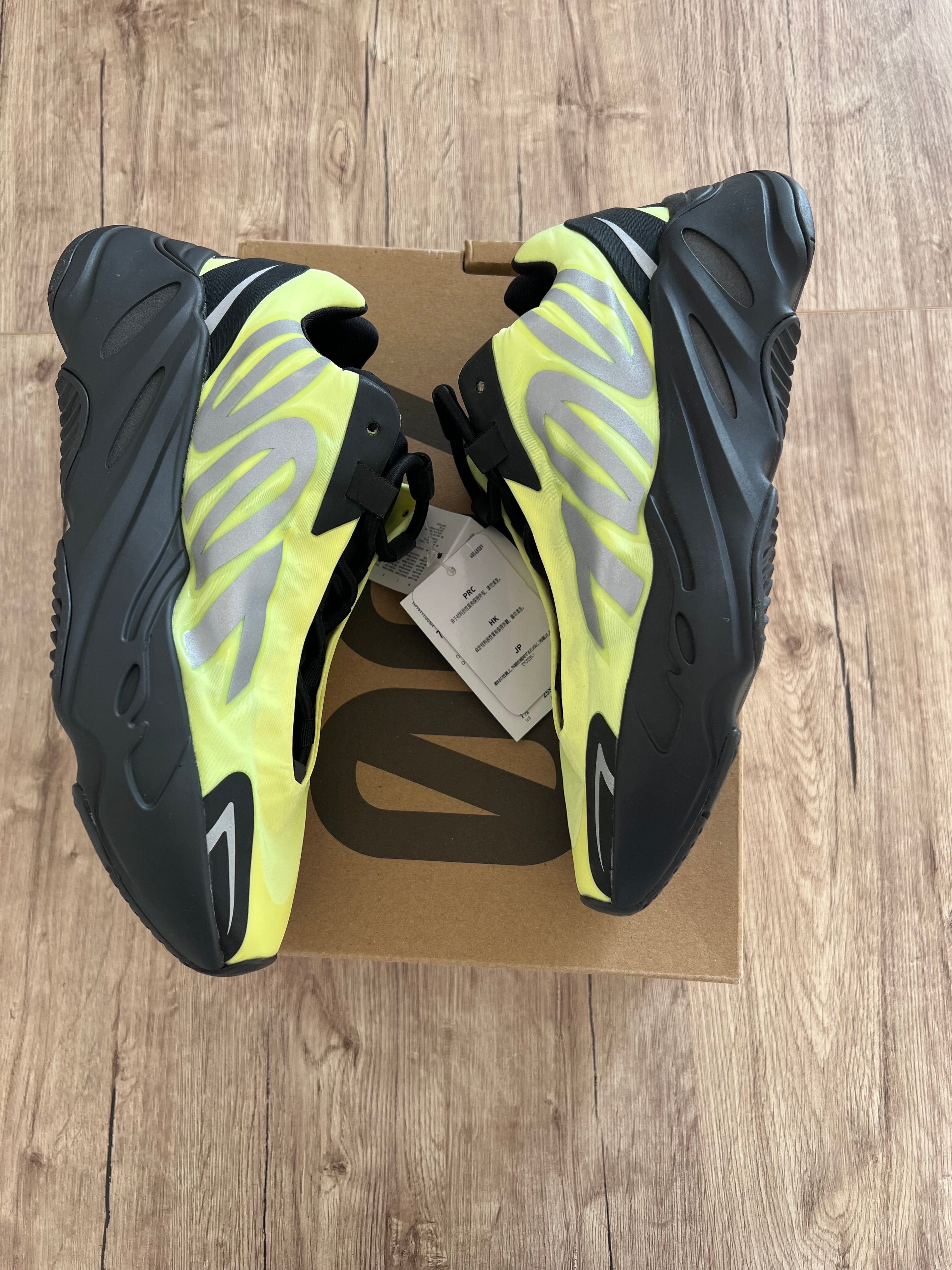 Yeezy Boost 700 MNVN Phosphor