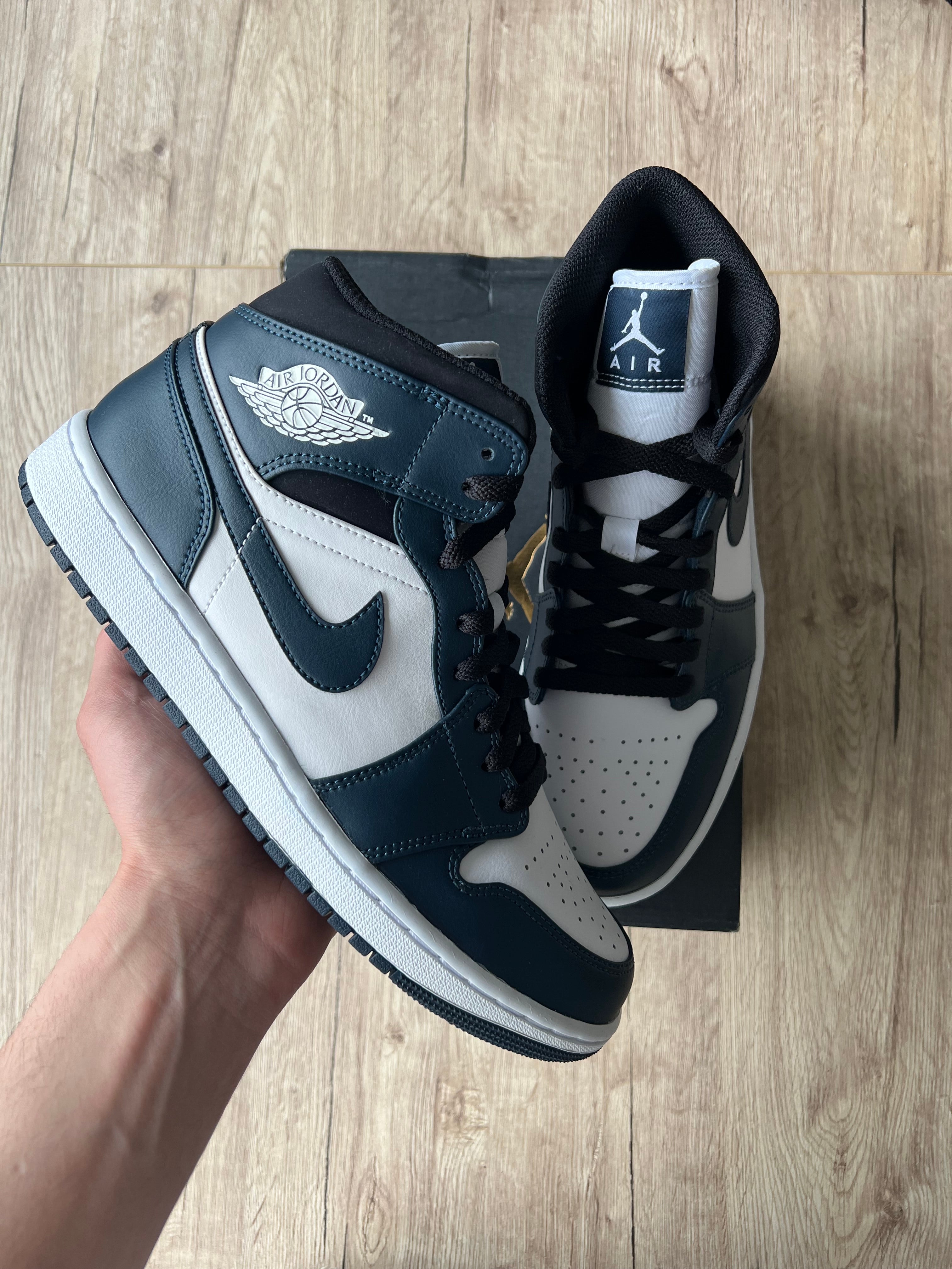 Jordan 1 Mid Armory Navy