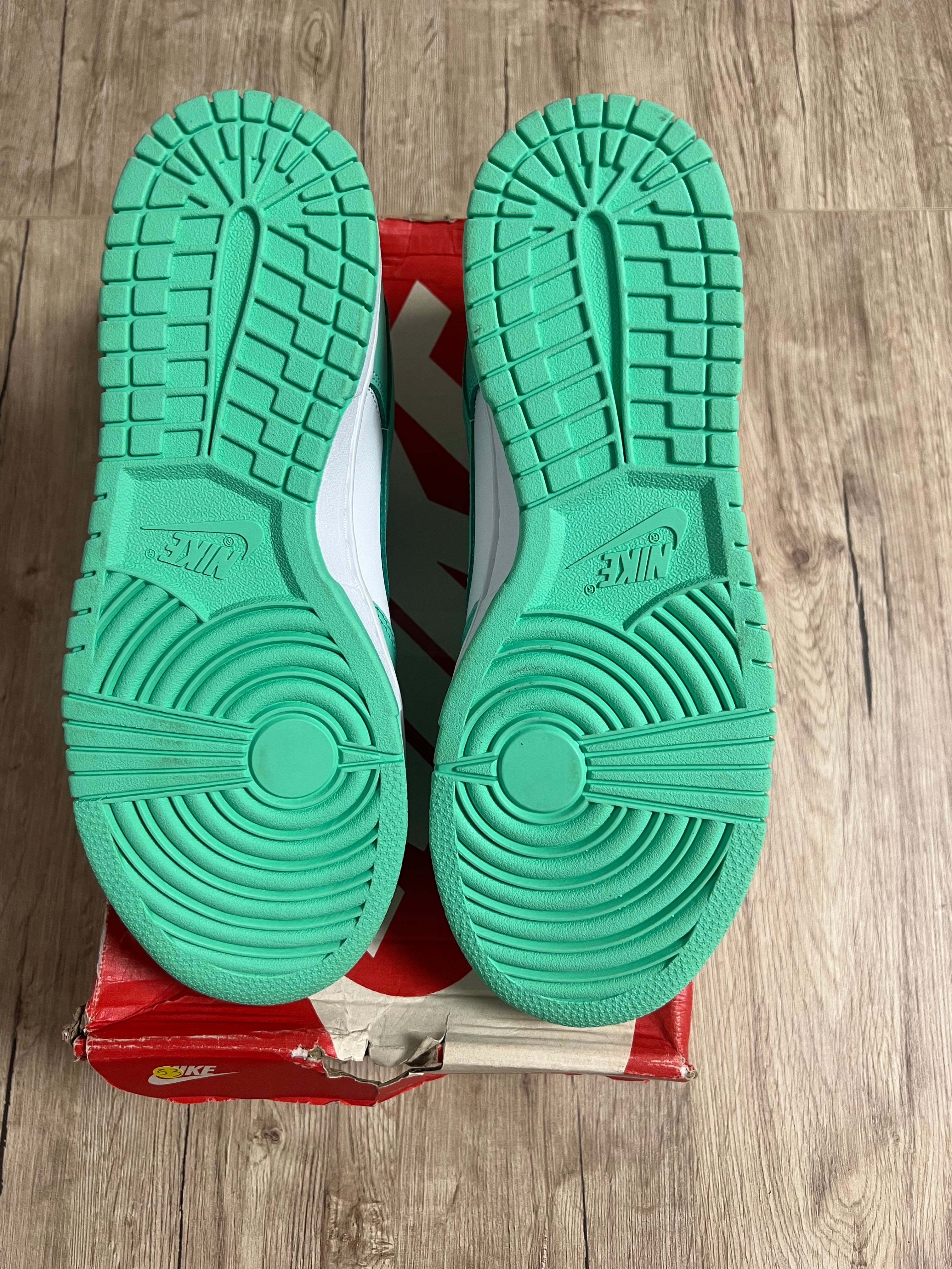 Nike Dunk Low Green Glow