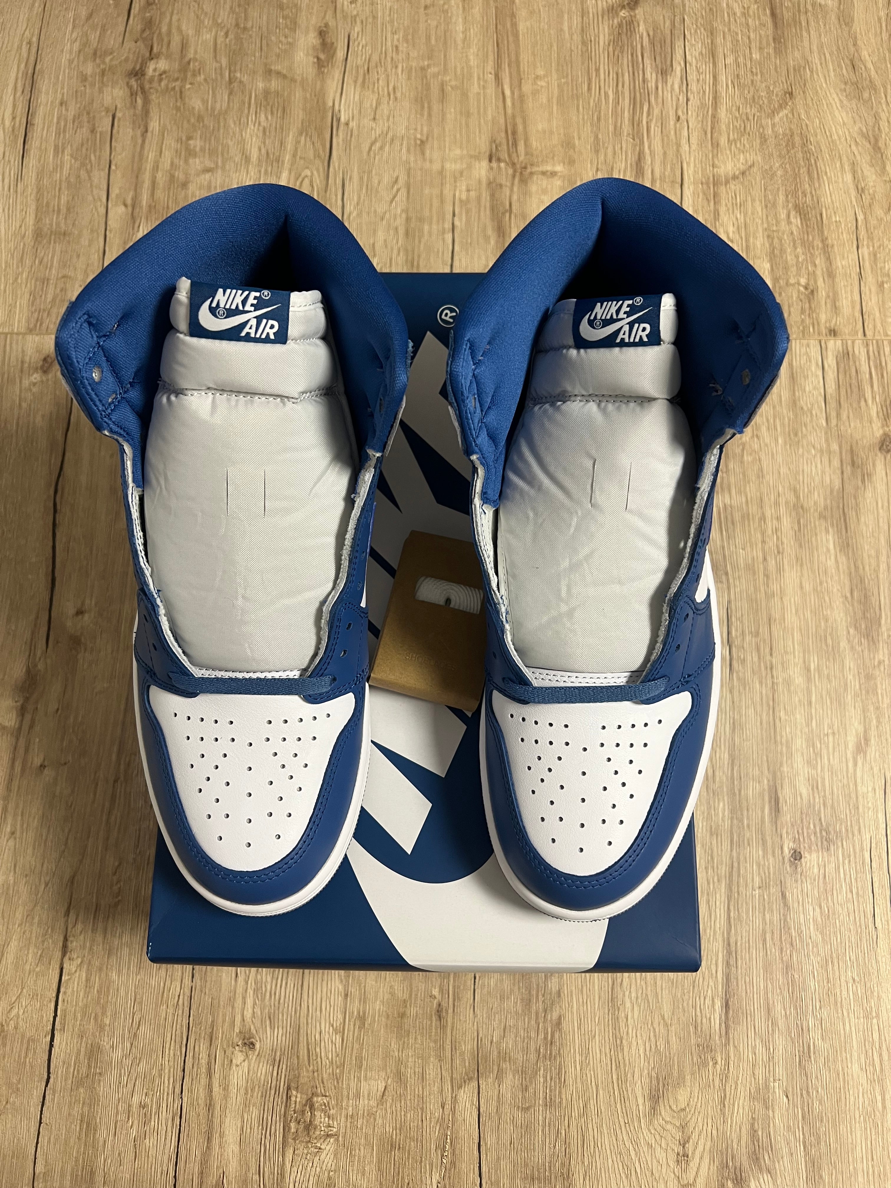 Air Jordan 1 Retro High OG True Blue