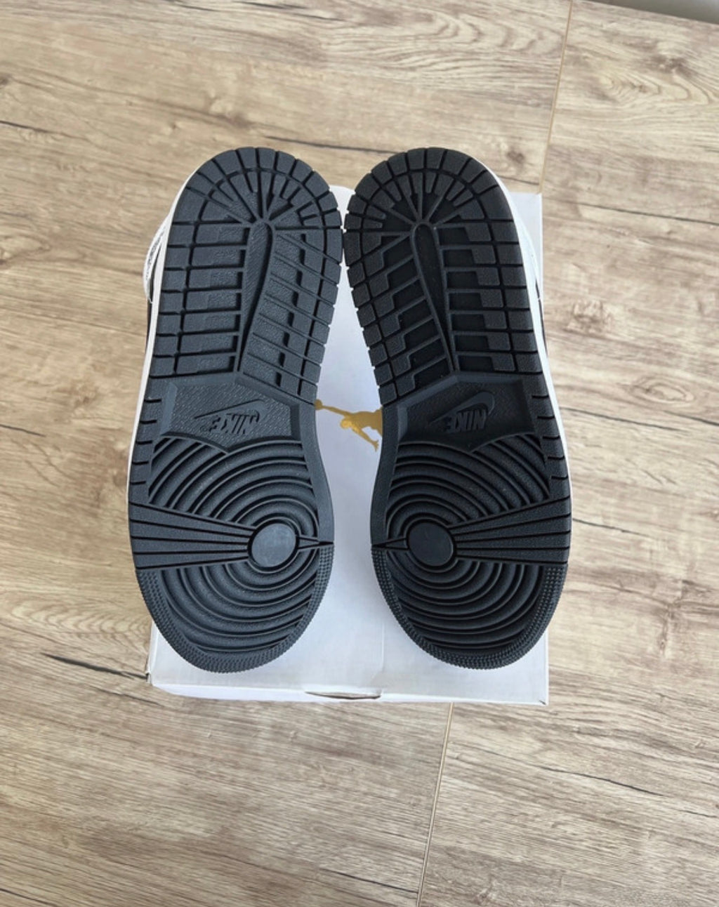 Air Jordan 1 Mid Light Smoke Grey Black