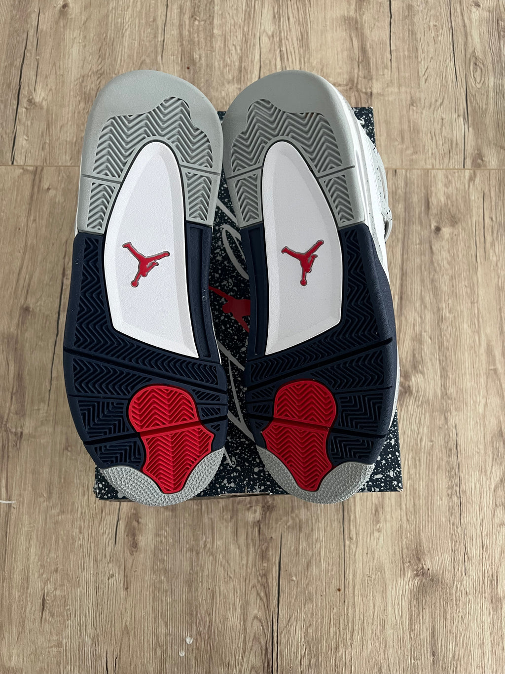 Jordan 4 navy