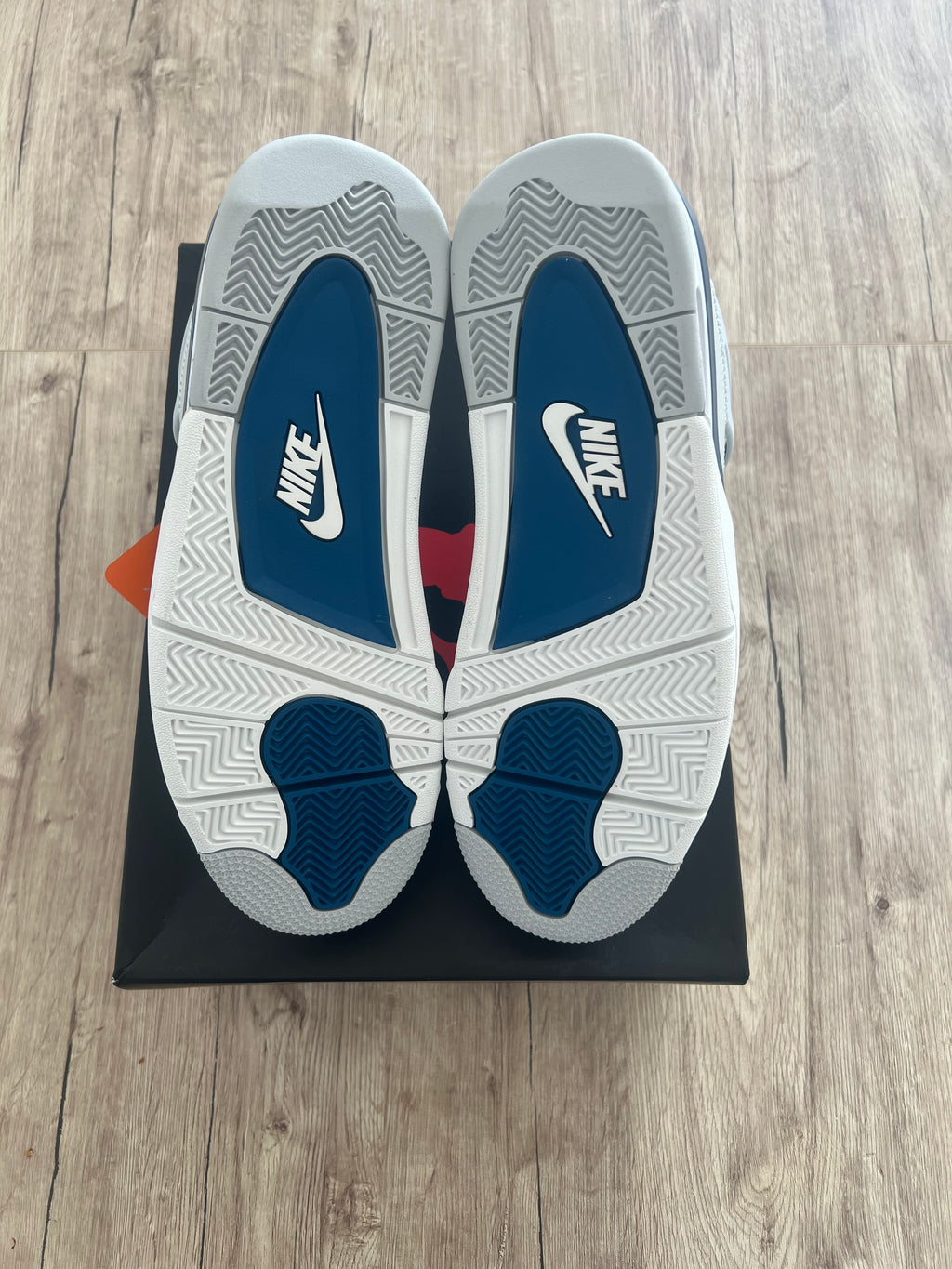 Jordan 4 Retro Military Blue (2024)