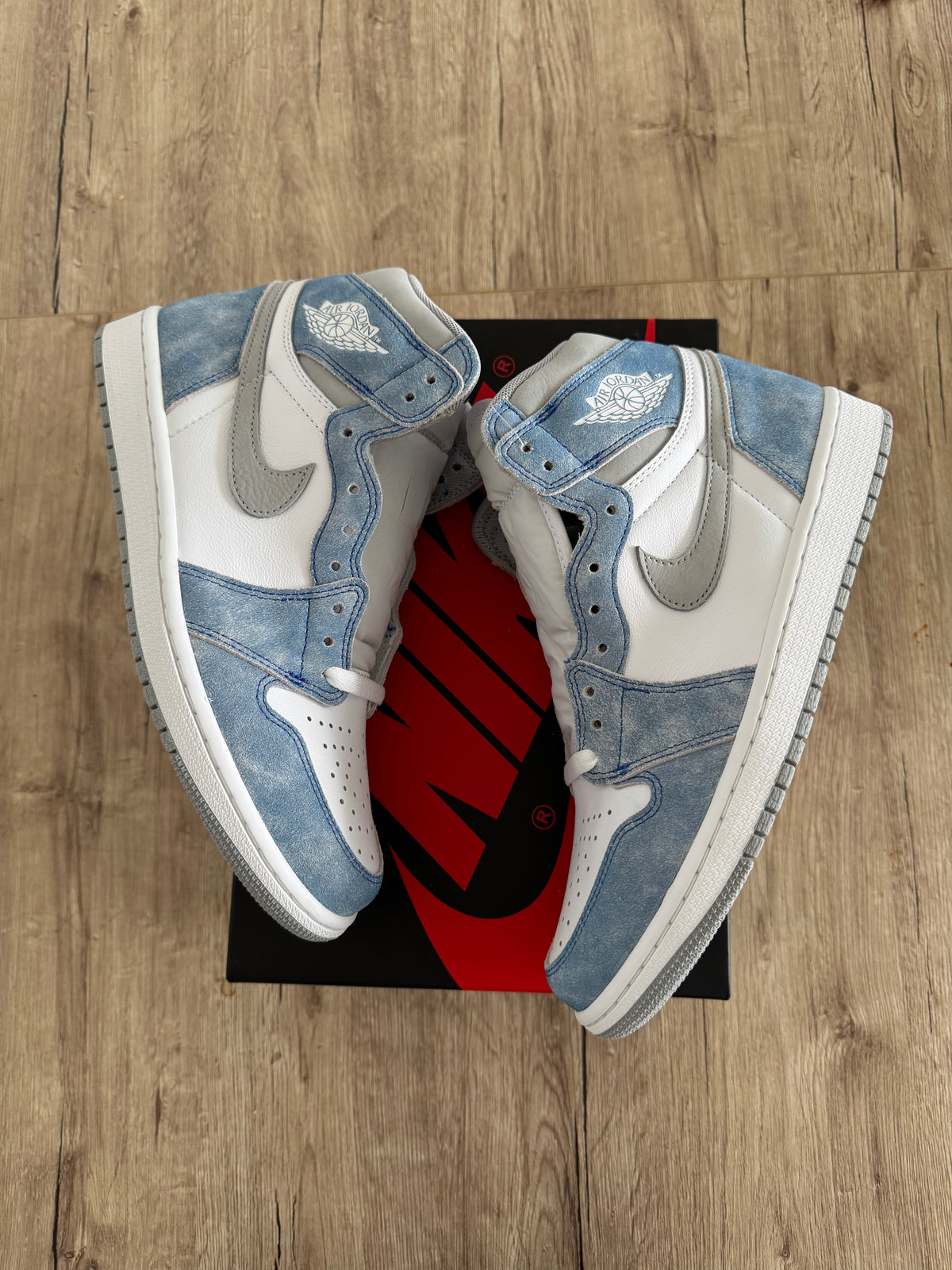 Jordan 1 high hyper royal