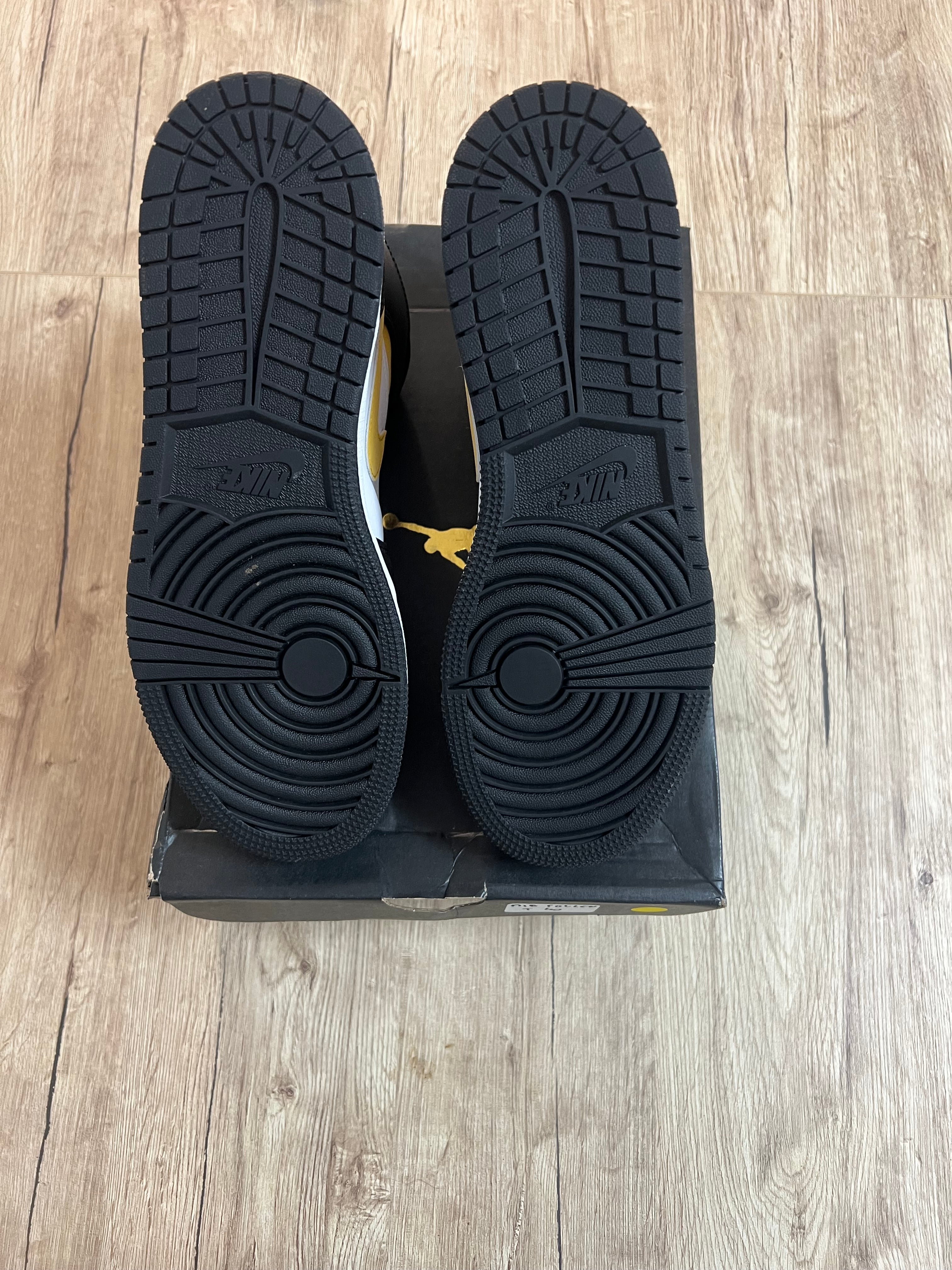 Air Jordan 1 Mid White Pollen Black (GS)