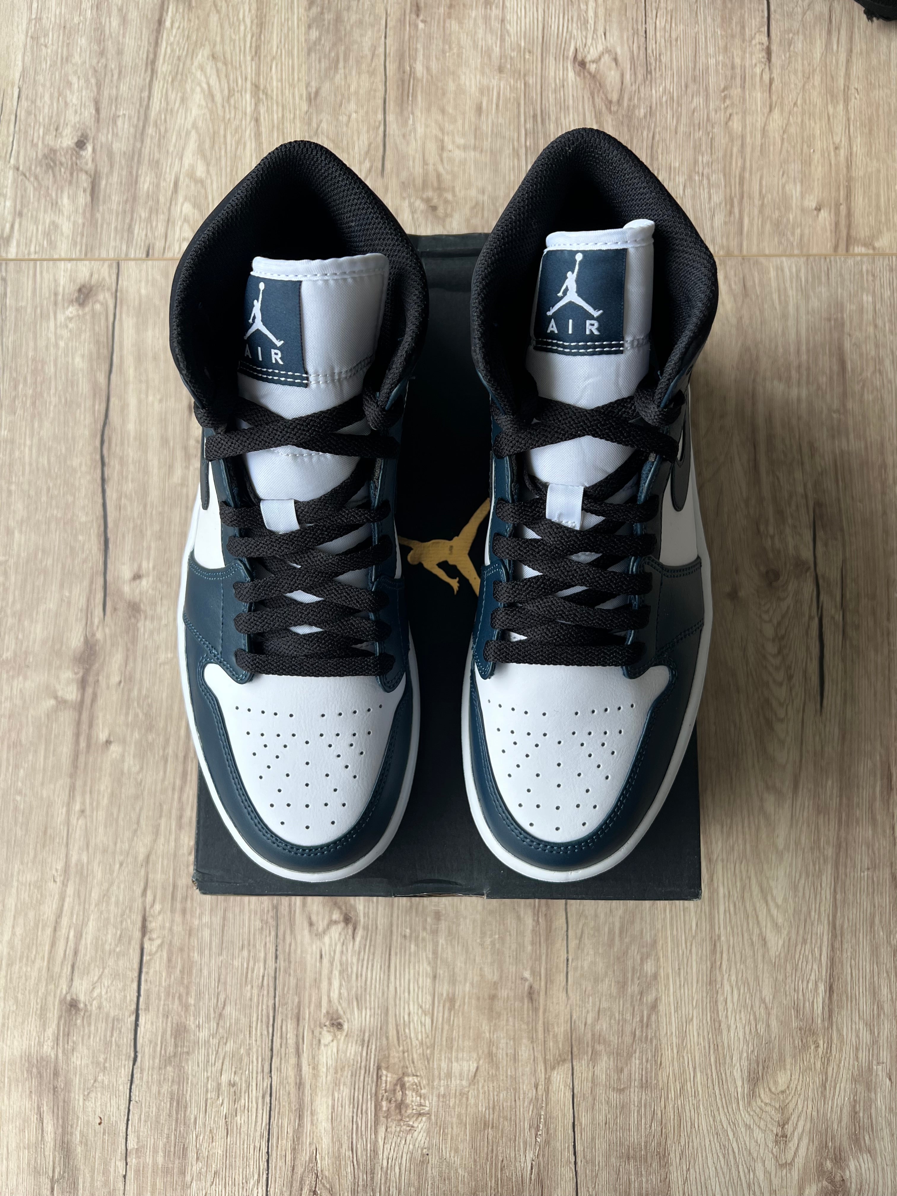 Jordan 1 Mid Armory Navy