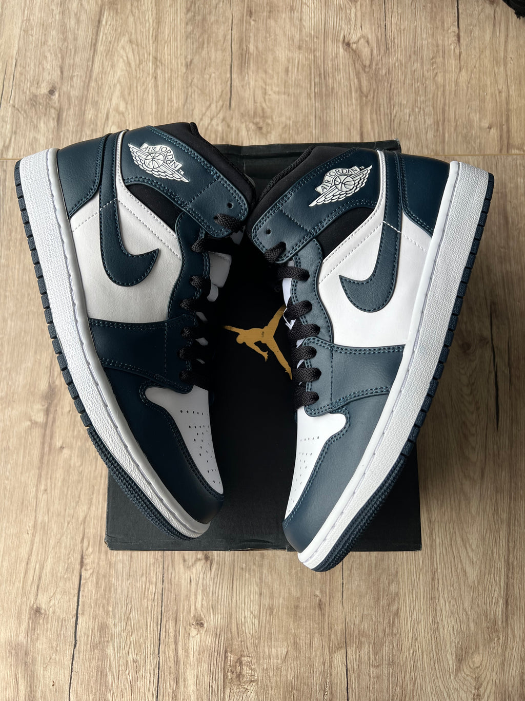 Jordan 1 Mid Armory Navy