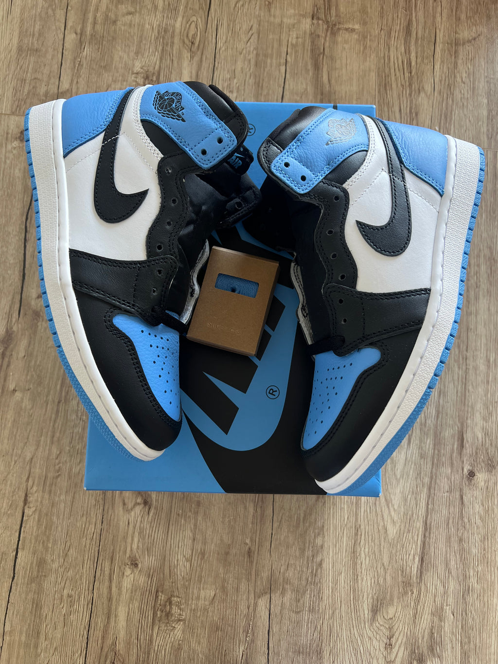 Air Jordan 1 Retro High OG UNC Toe