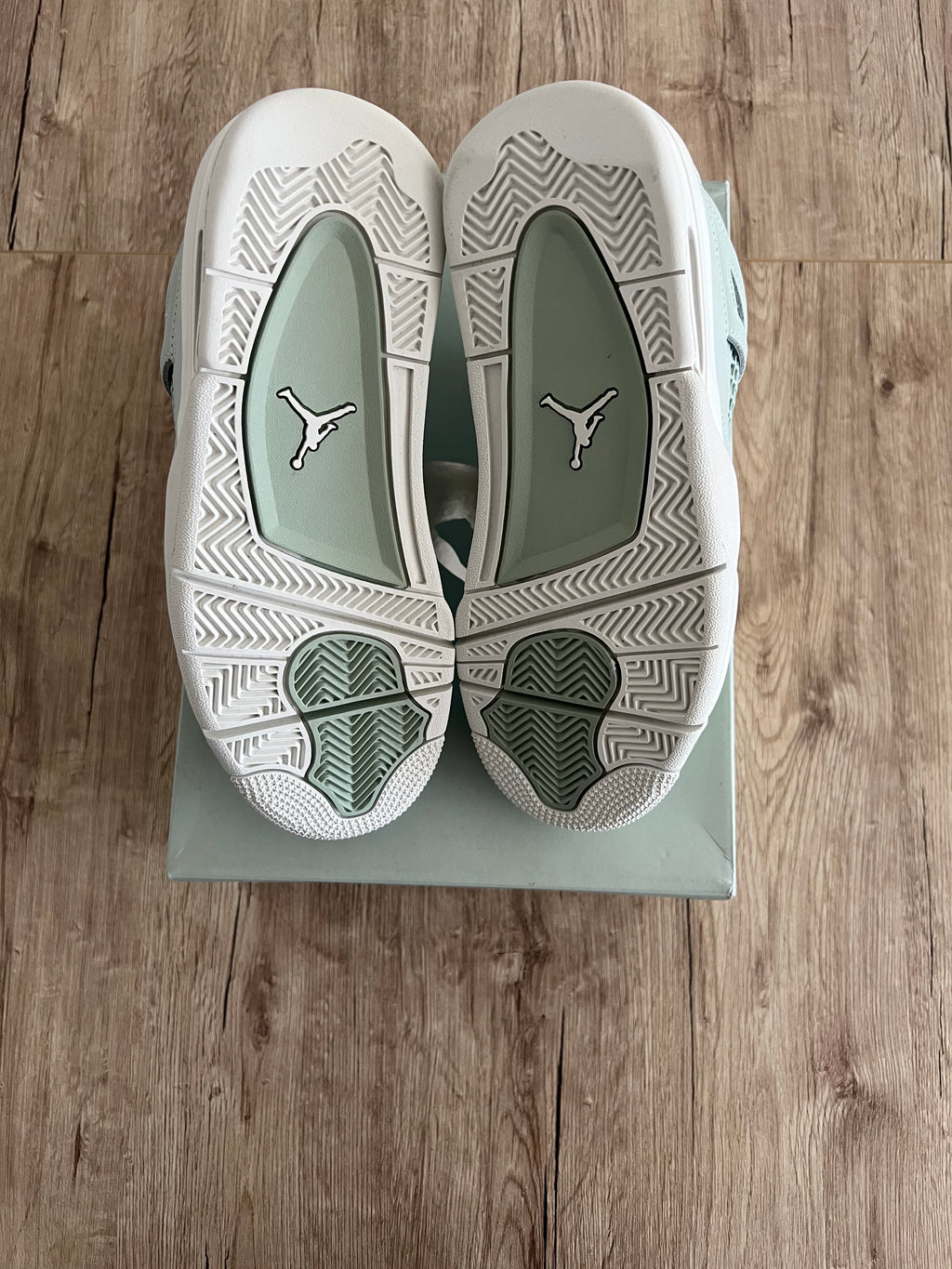 Jordan 4 Seafoam Sail