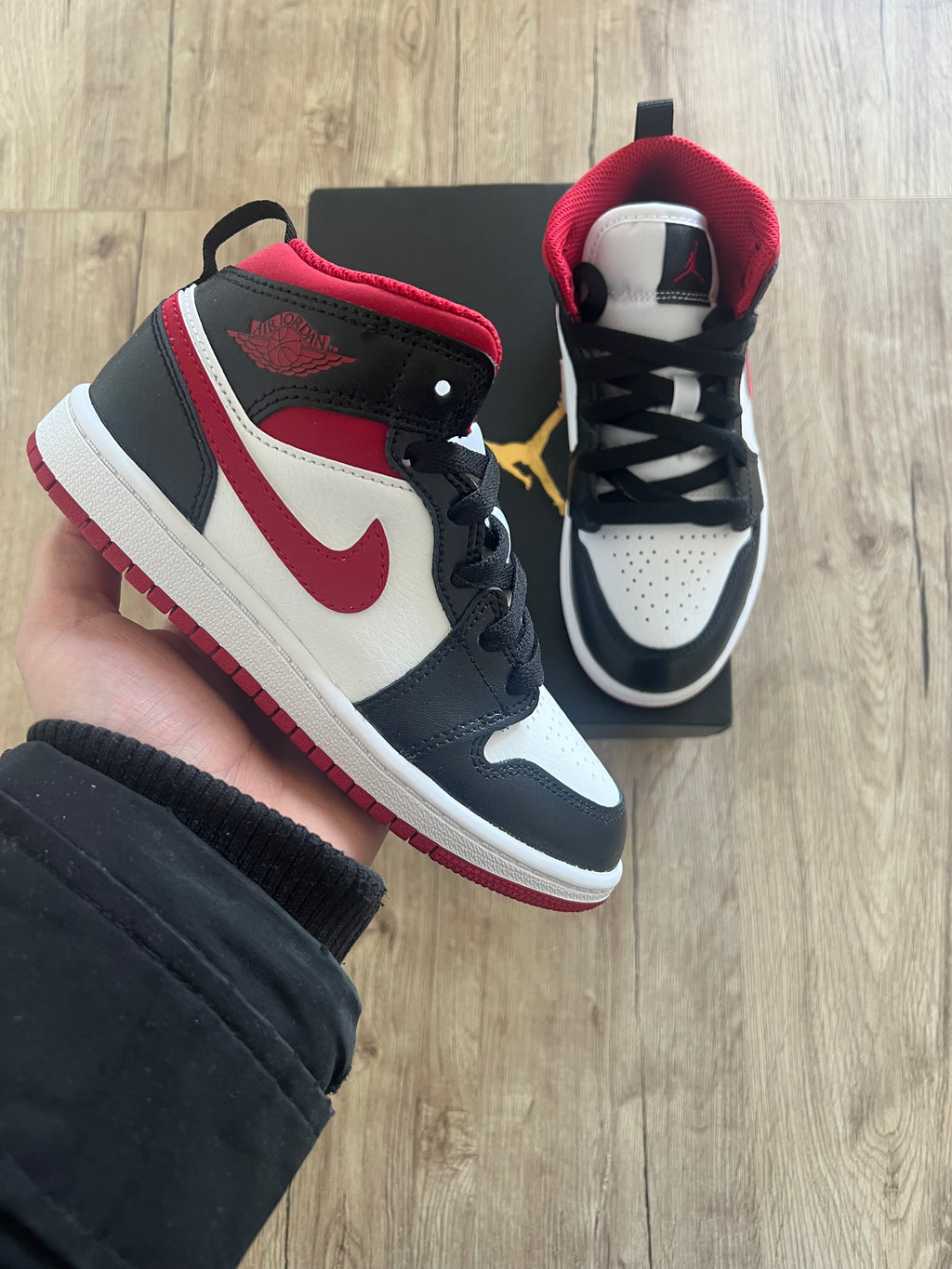 Jordan 1 Mid Gym Red