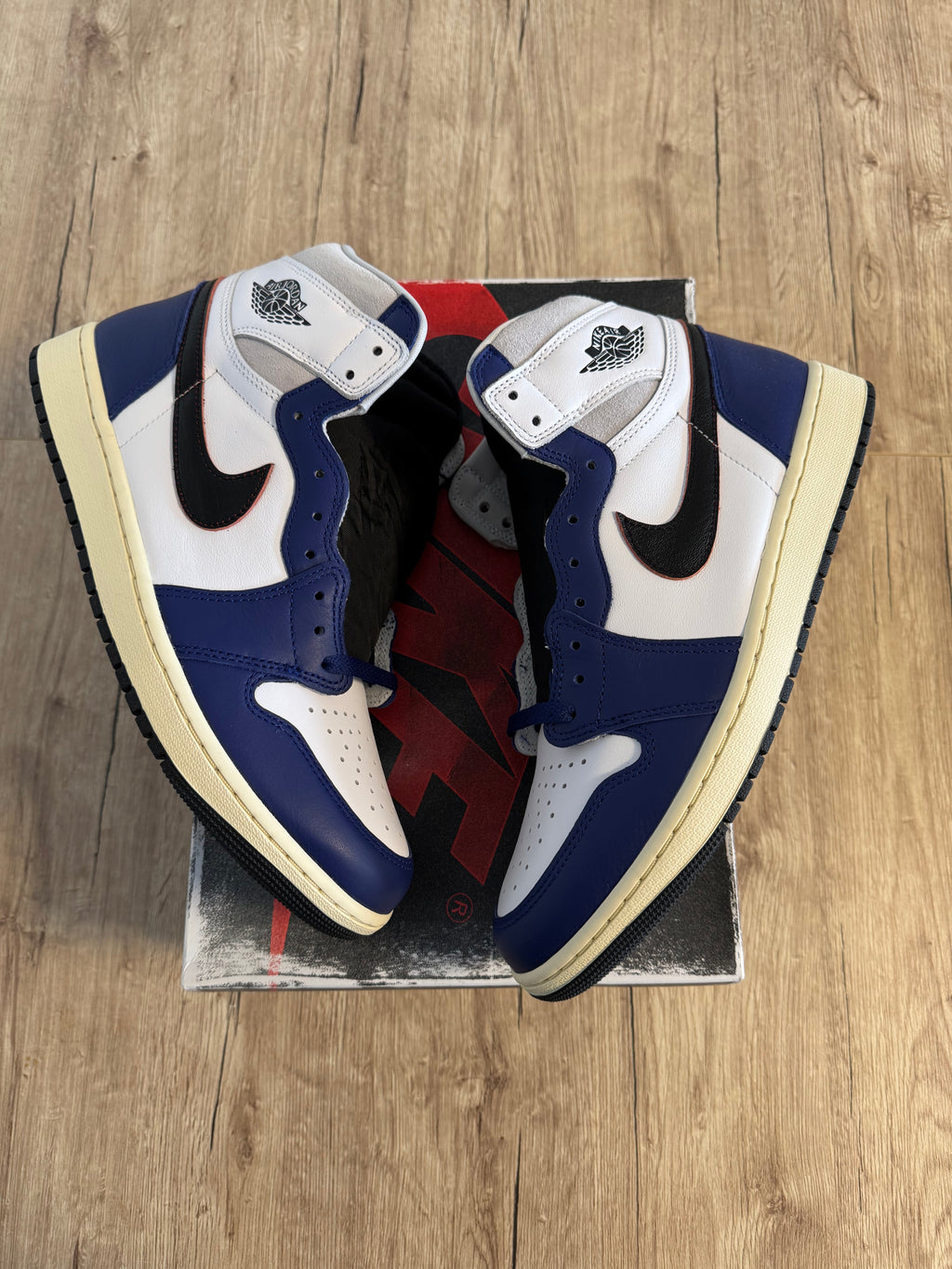 Jordan 1 Retro High OG 'Rare Air'