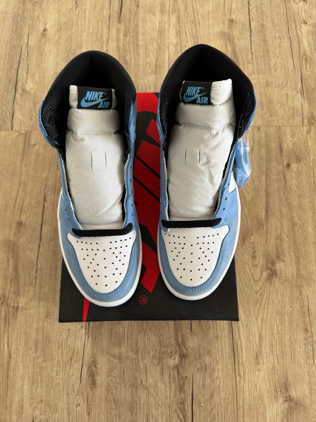 Air Jordan 1 Retro High White University Blue Black