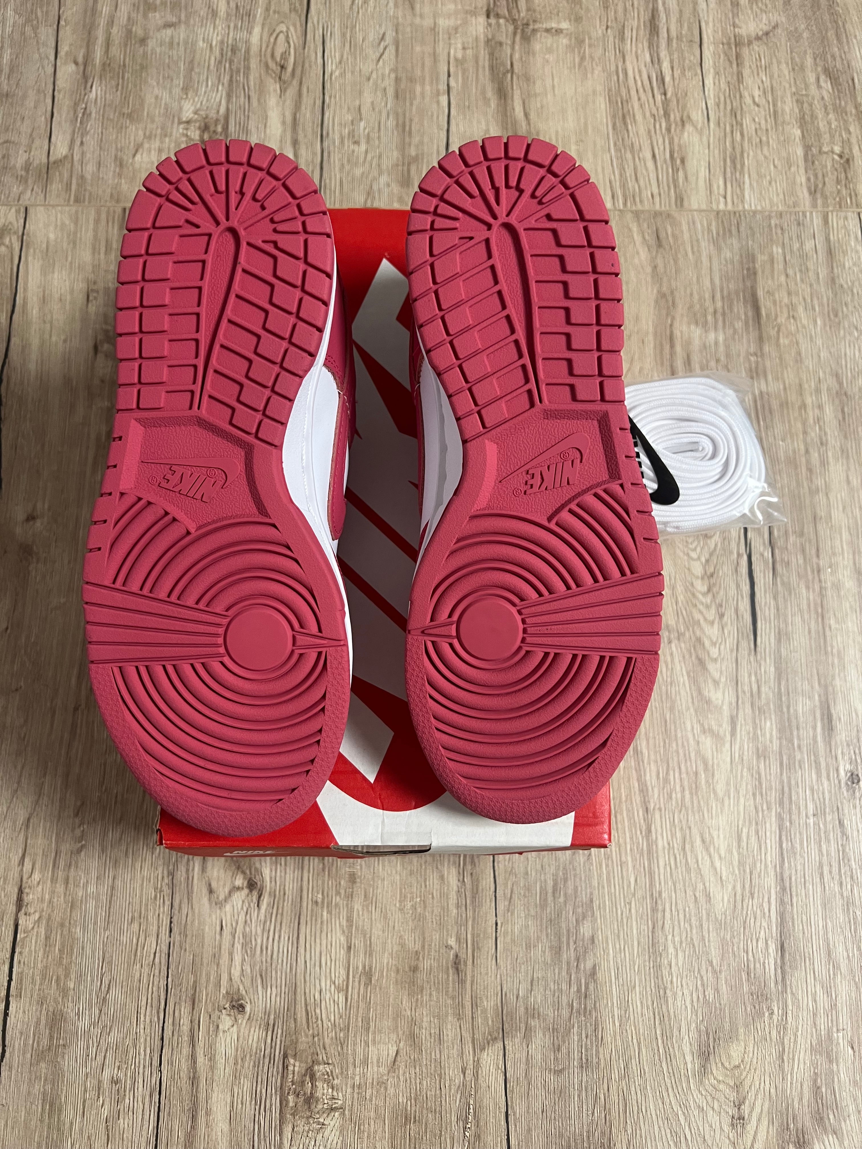 Nike Dunk Low Archeo Pink