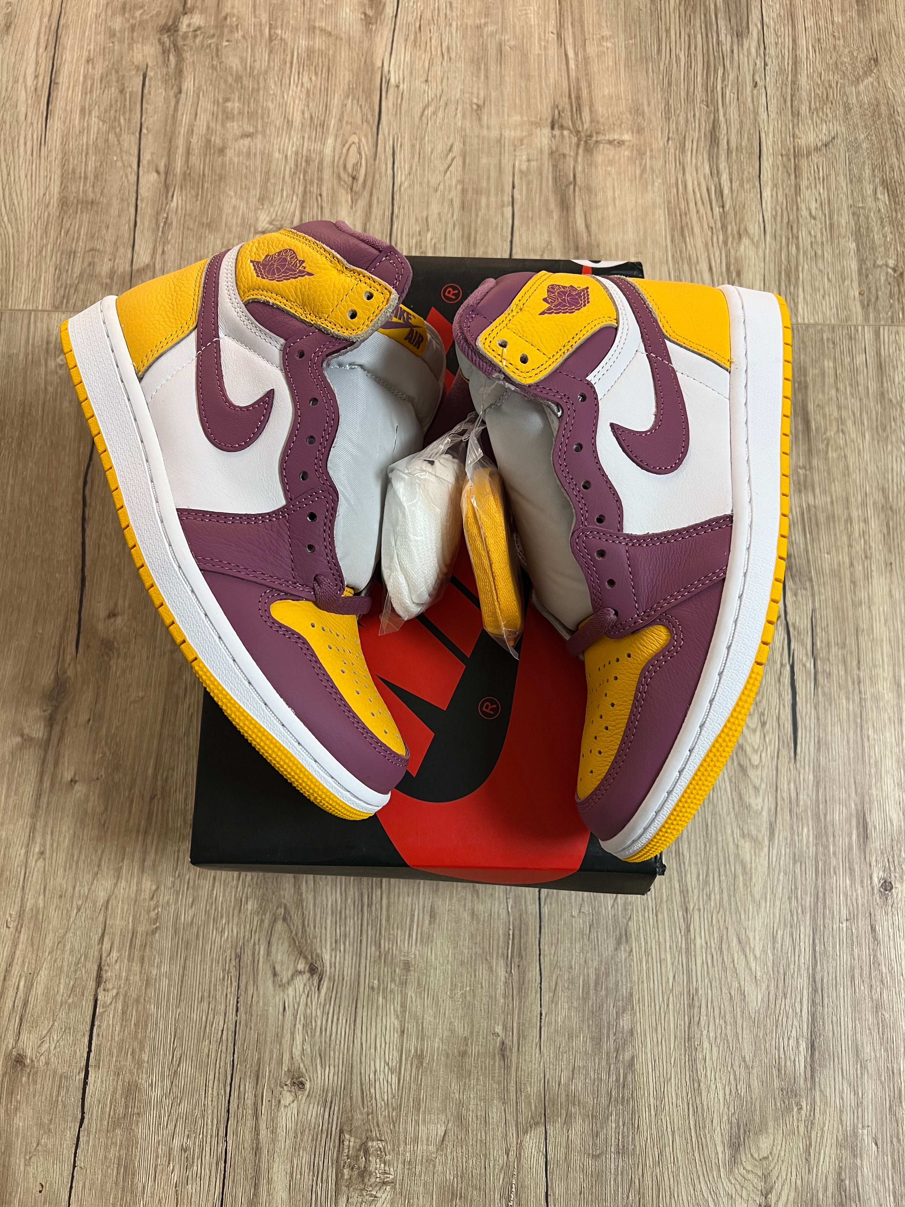 Air Jordan 1 Retro High OG Brotherhood