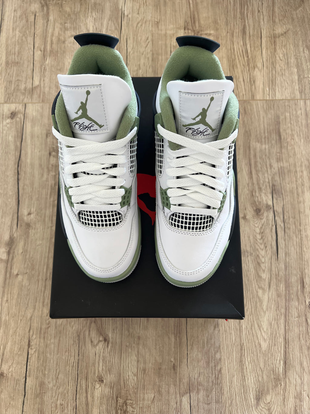 Air Jordan 4 Retro Seafoam