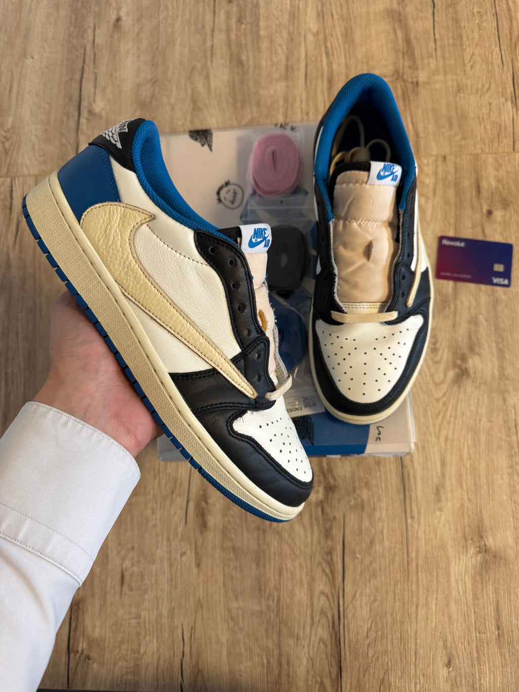 Air Jordan 1 Retro Low OG SP Fragment x Travis Scott
