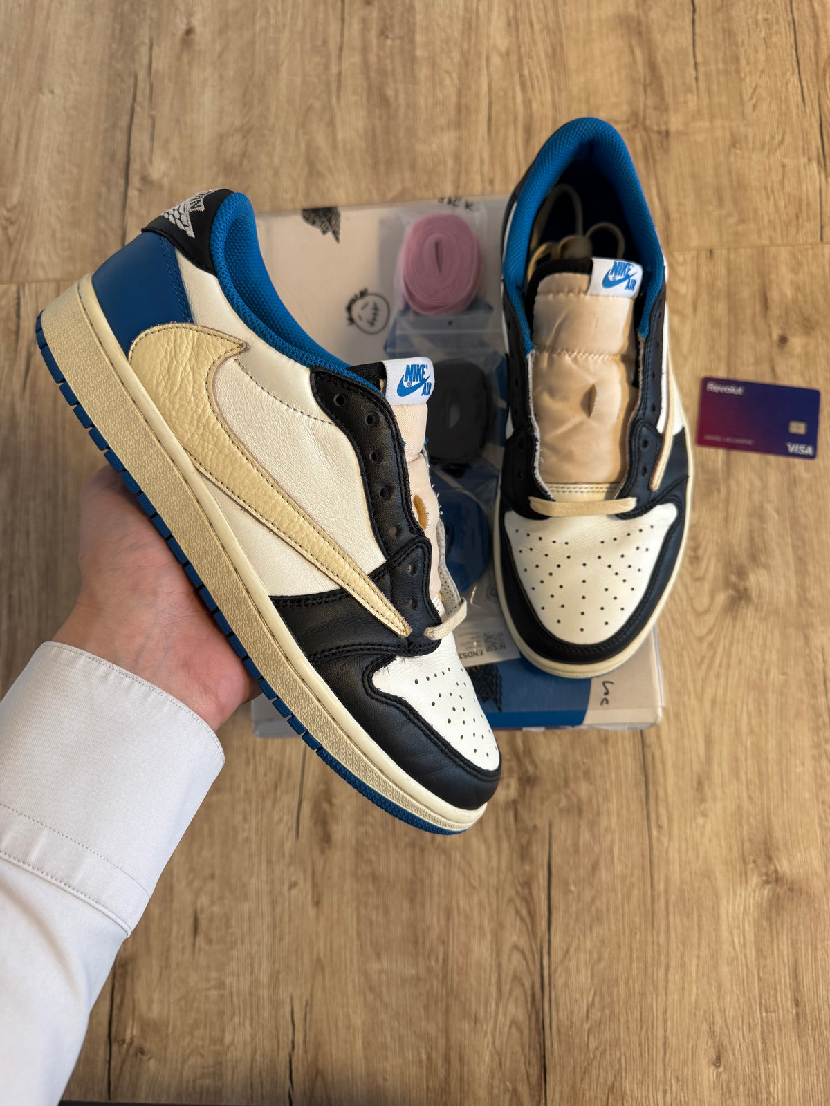 Air Jordan 1 Retro Low OG SP Fragment x Travis Scott