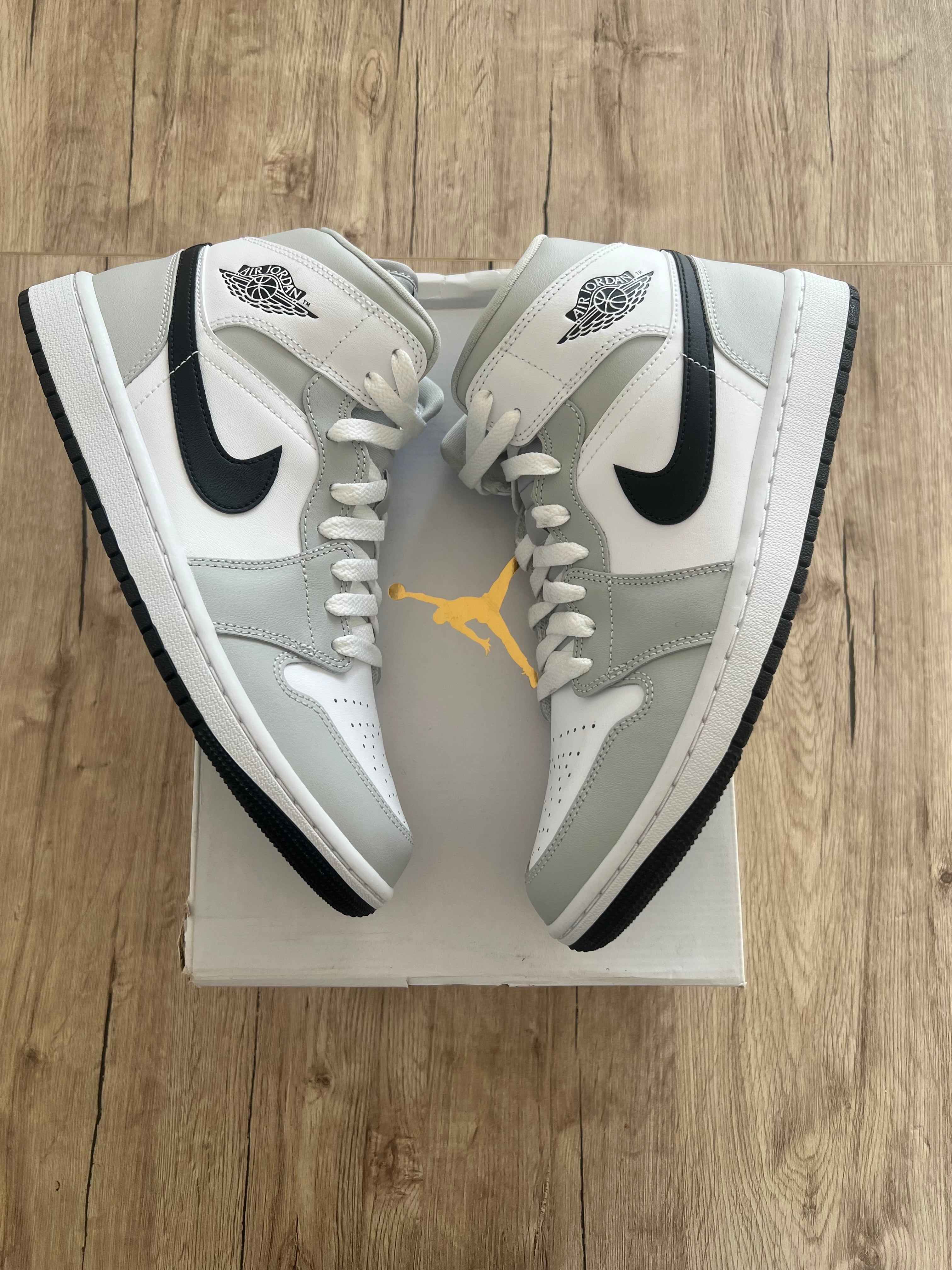 Air Jordan 1 Mid Light Smoke Grey Black