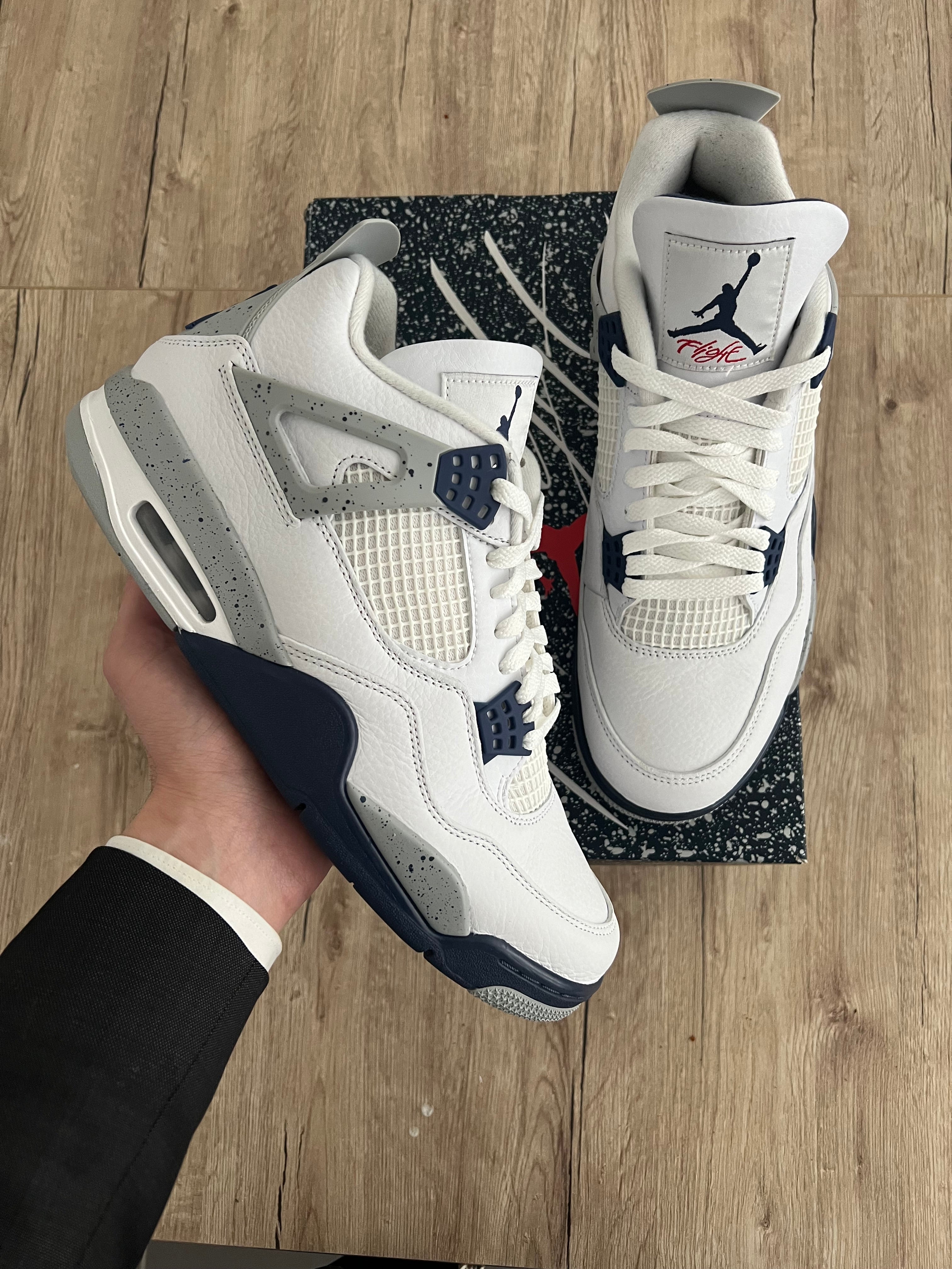 Jordan 4 navy