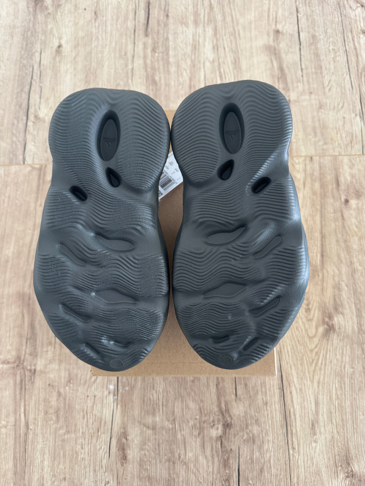 Yeezy foam carbon