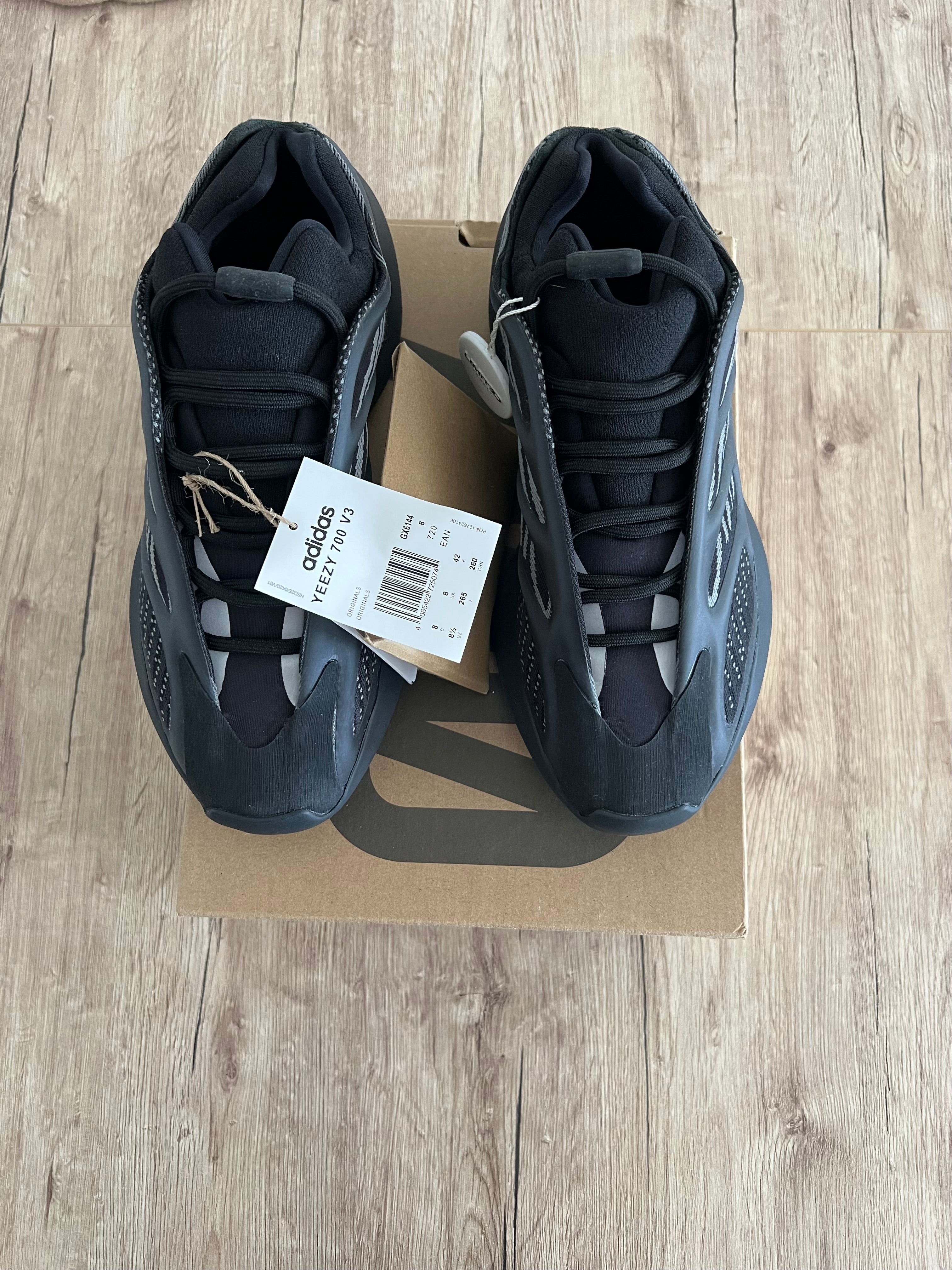 Adidas Yeezy 700 dark glow