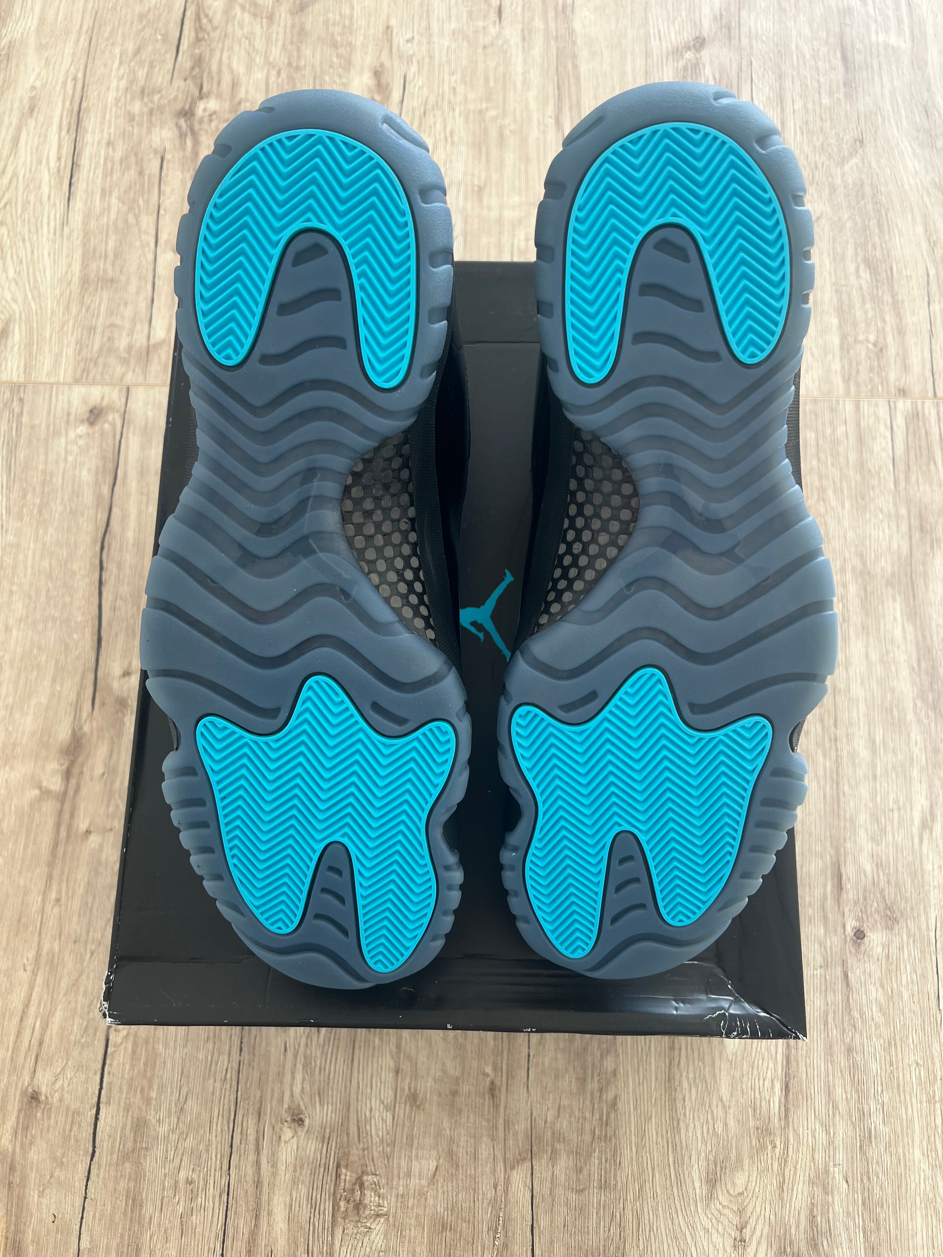 Air Jordan 11 Gamma Blue