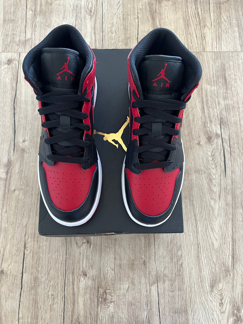 Air Jordan 1 Mid Banned (2020)