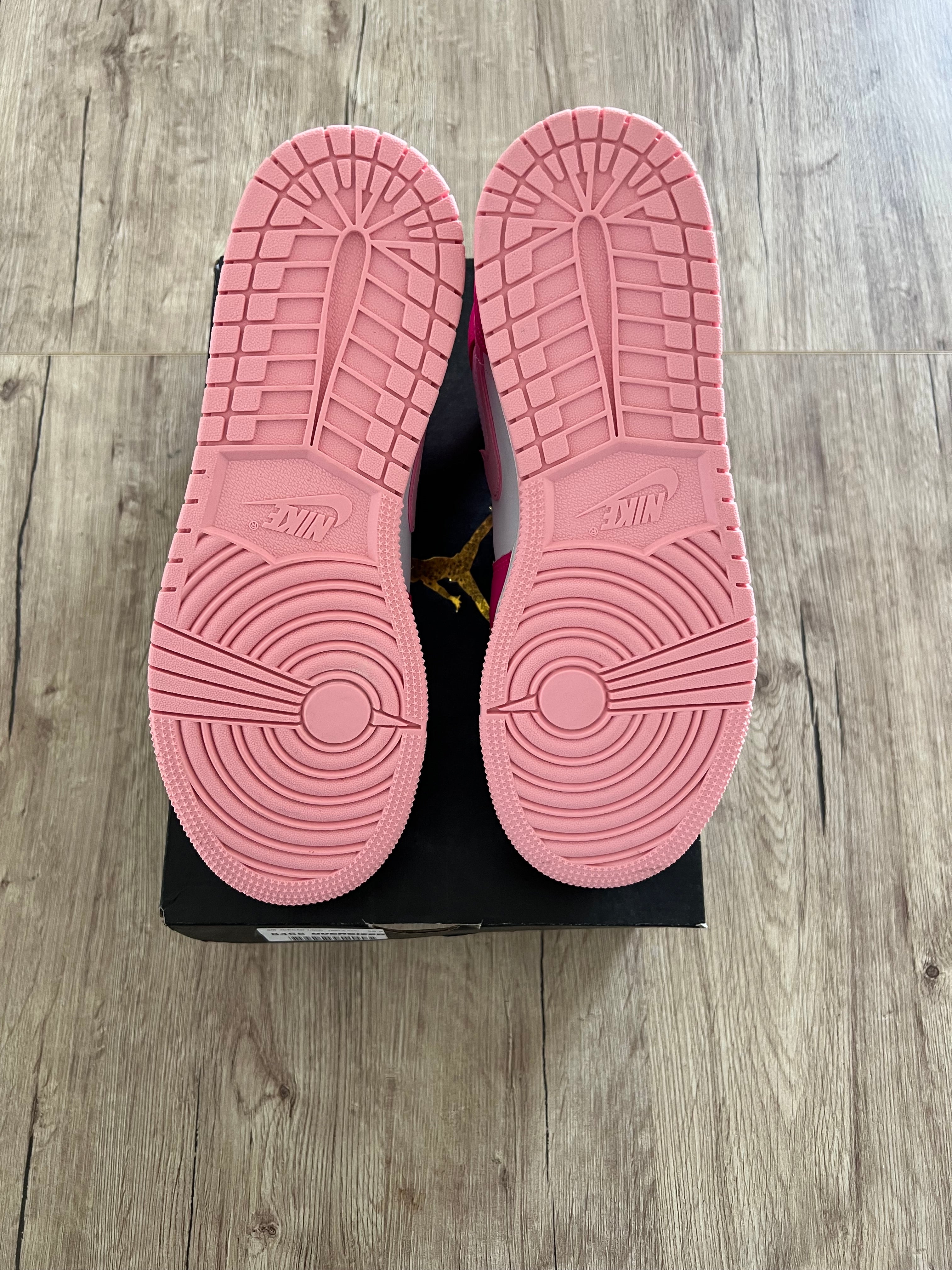Air Jordan 1 Mid Fierce Pink [BARBIE]
