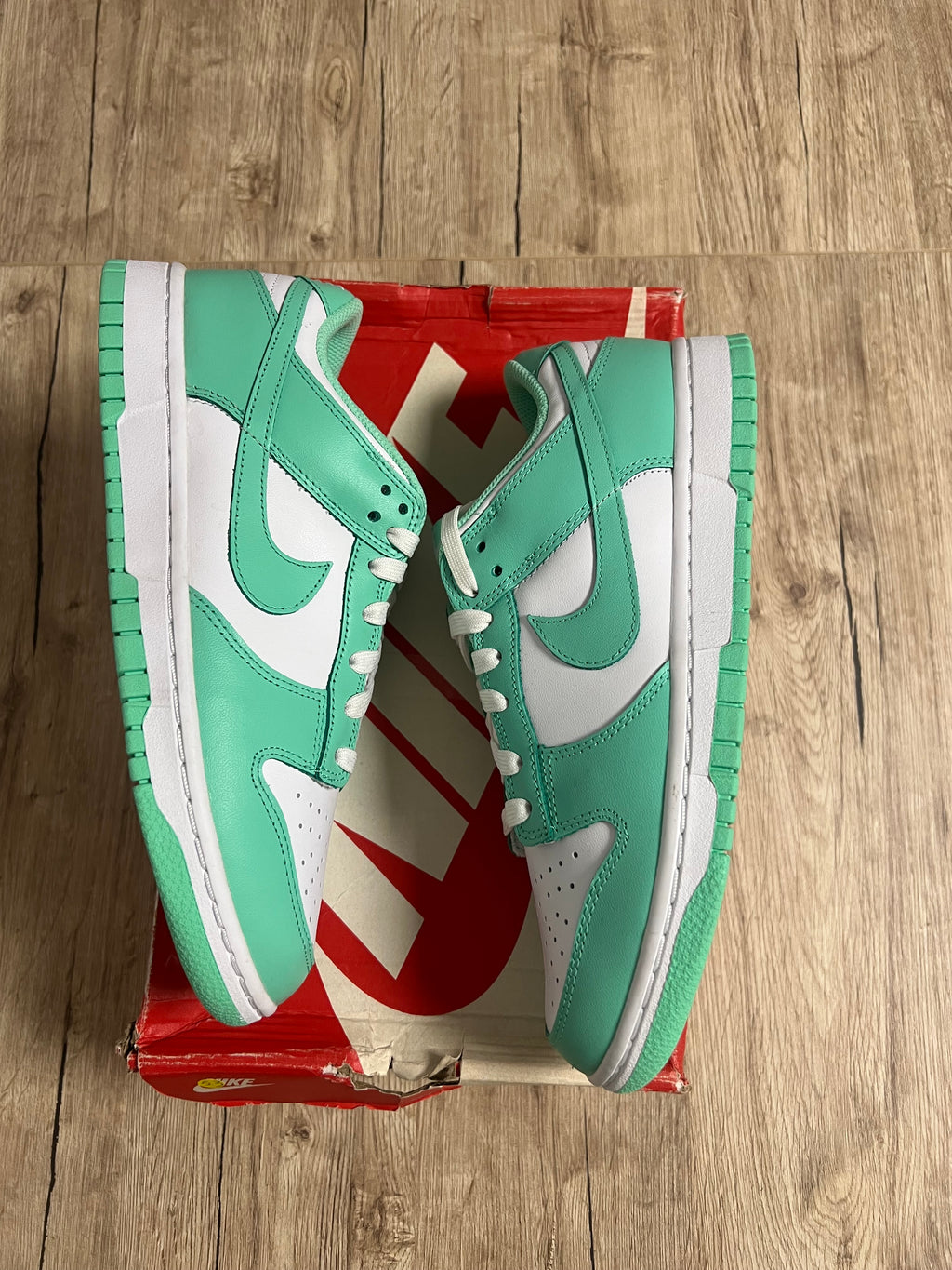 Nike Dunk Low Green Glow