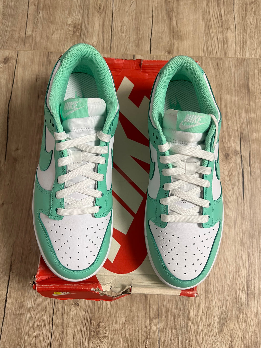 Nike Dunk Low Green Glow