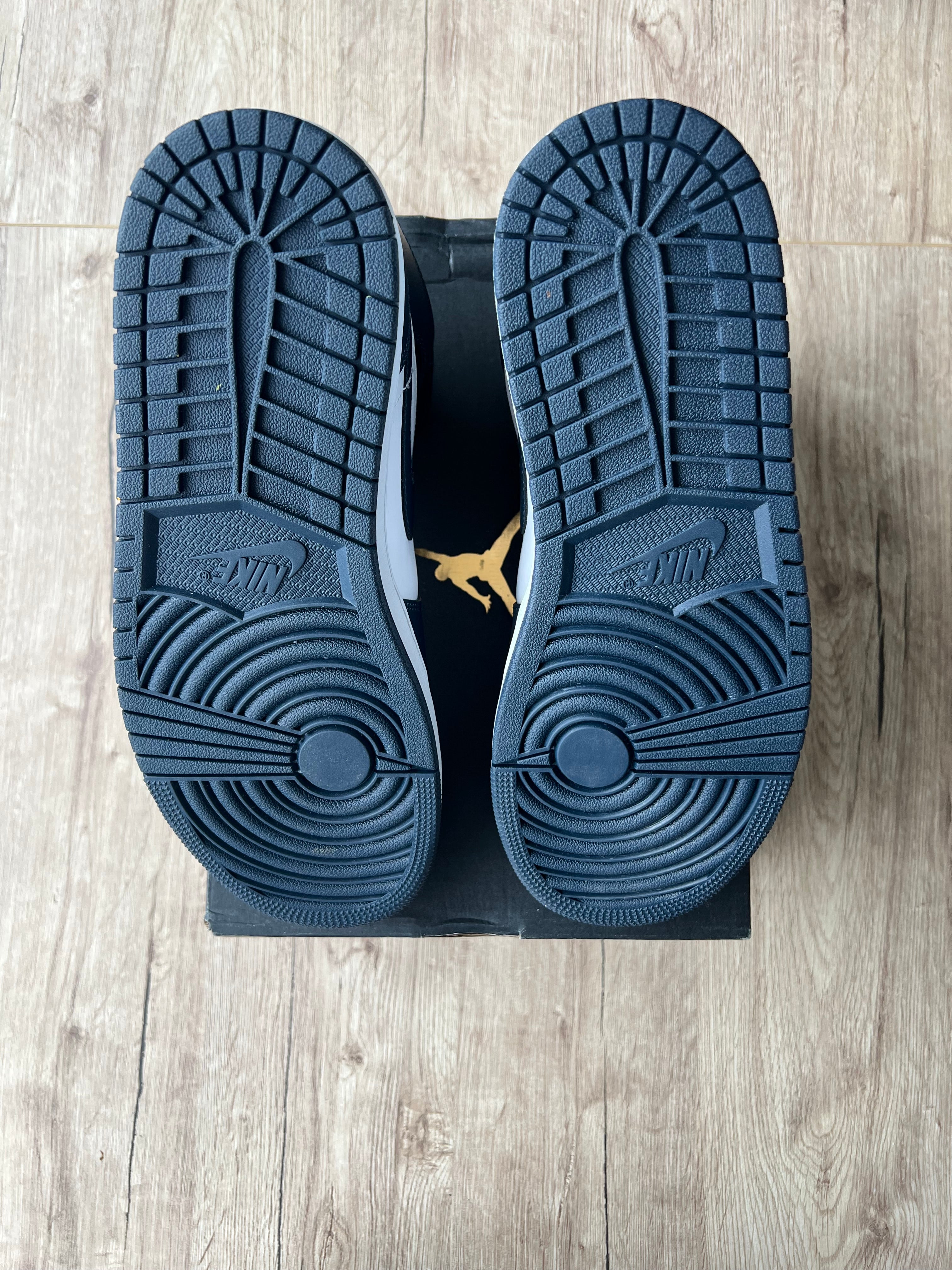 Jordan 1 Mid Armory Navy