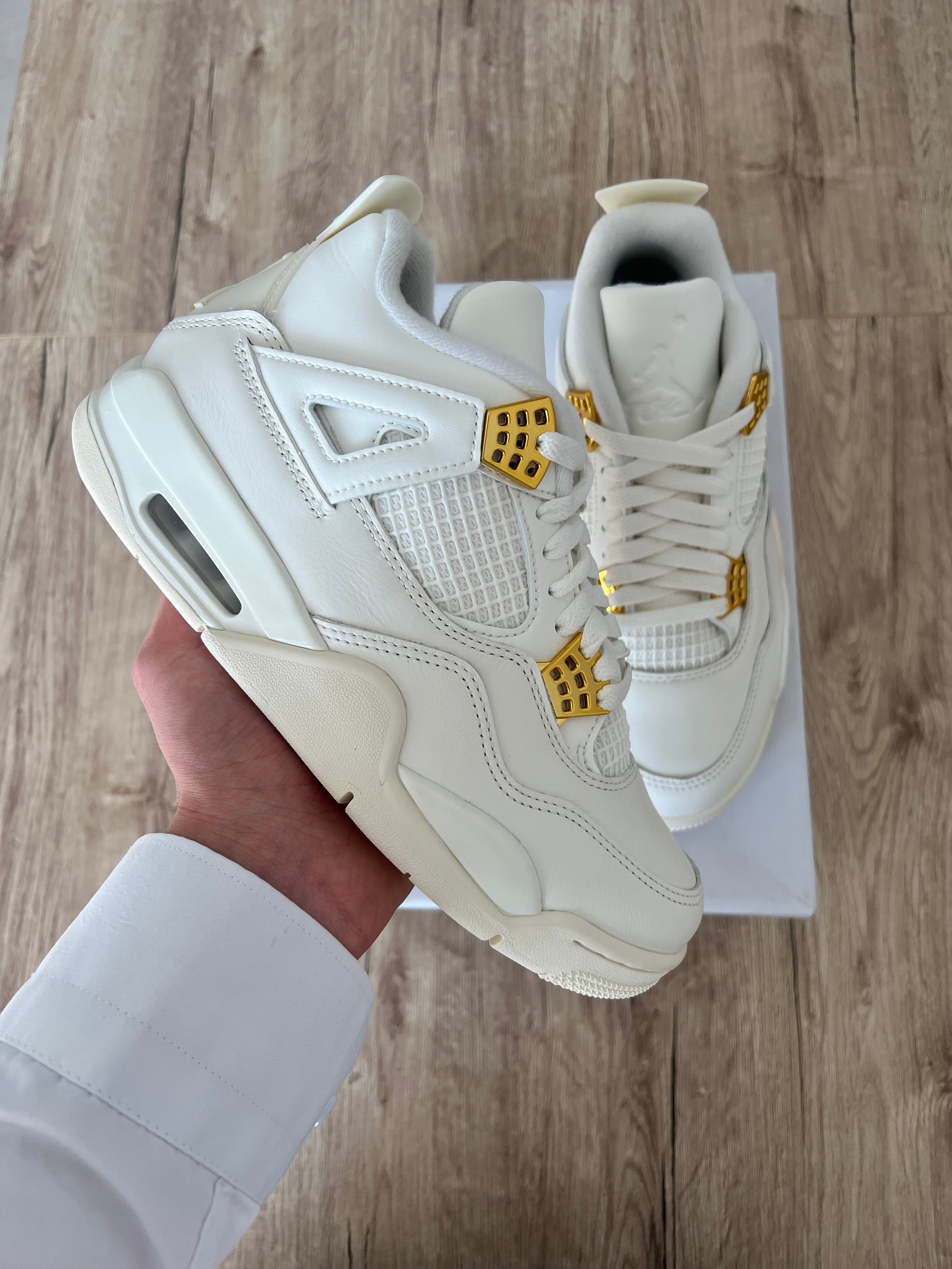 Air Jordan 4 Retro 'Metallic Gold