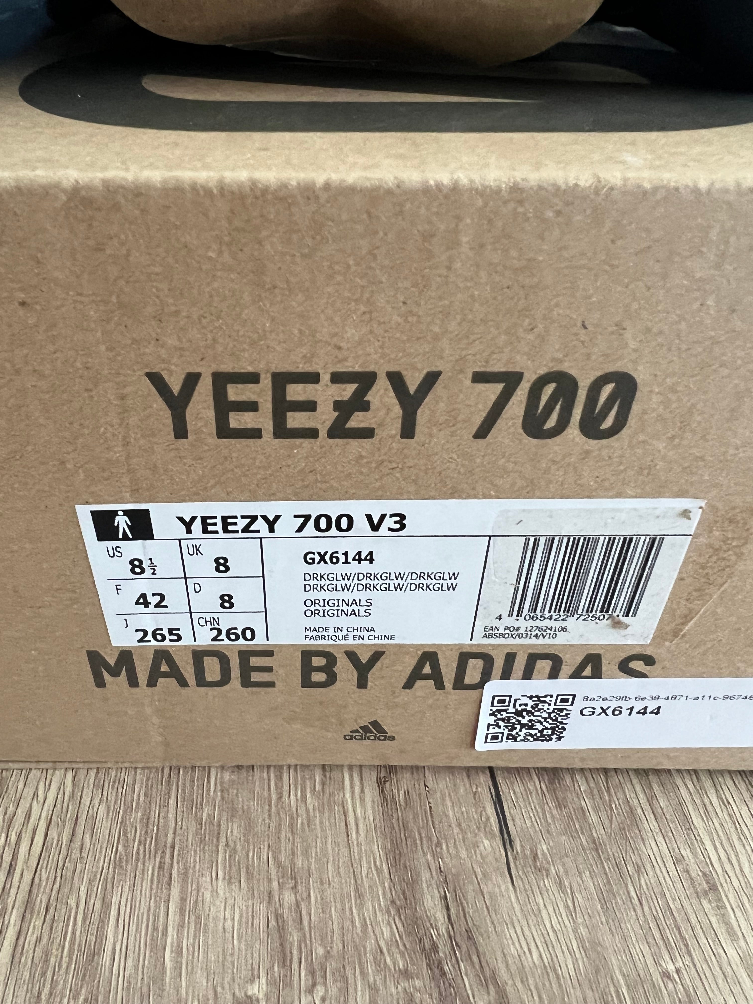 Adidas Yeezy 700 dark glow