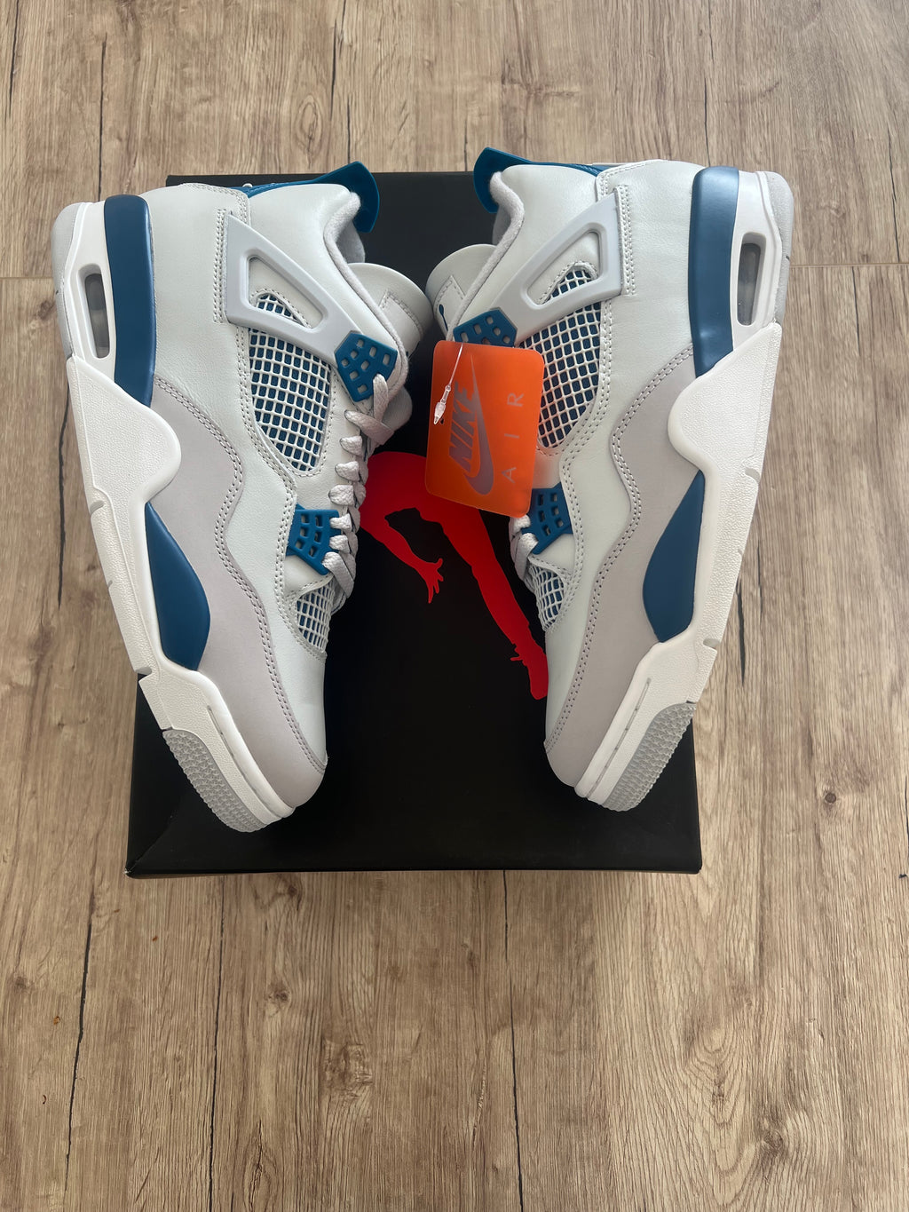 Jordan 4 Retro Military Blue (2024)