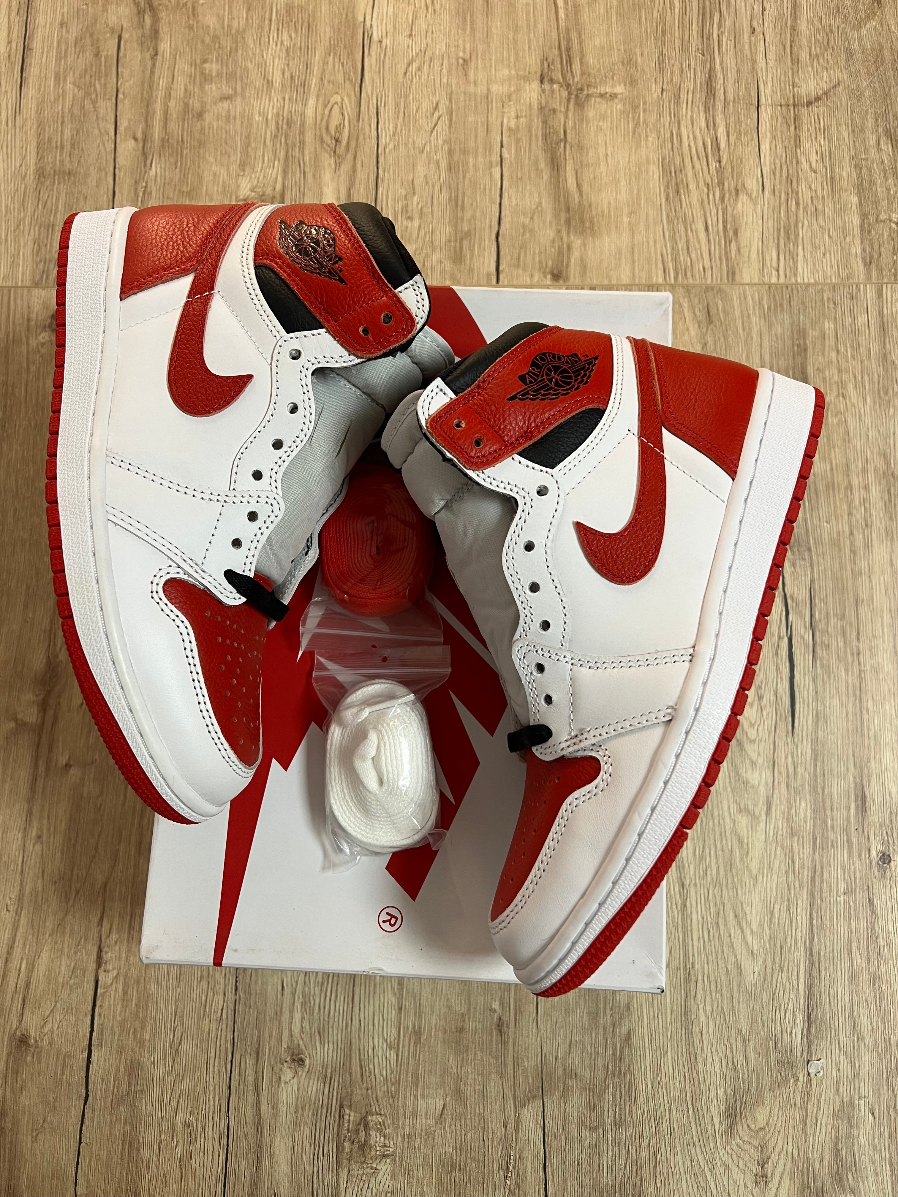 Air Jordan 1 Retro High OG Heritage