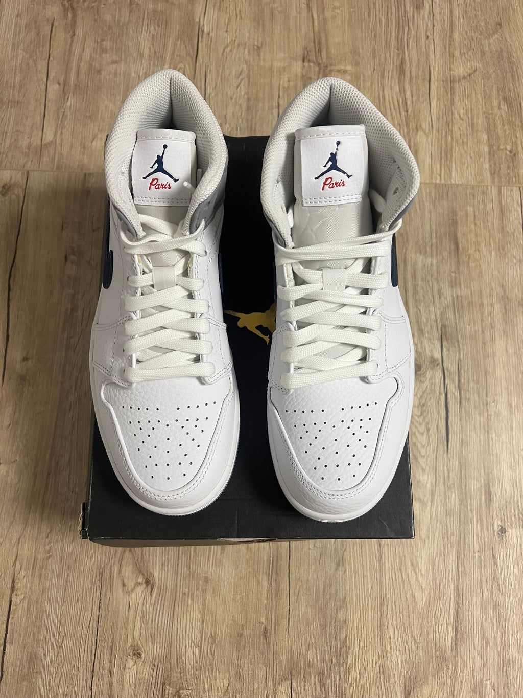 Air Jordan 1 Mid Paris